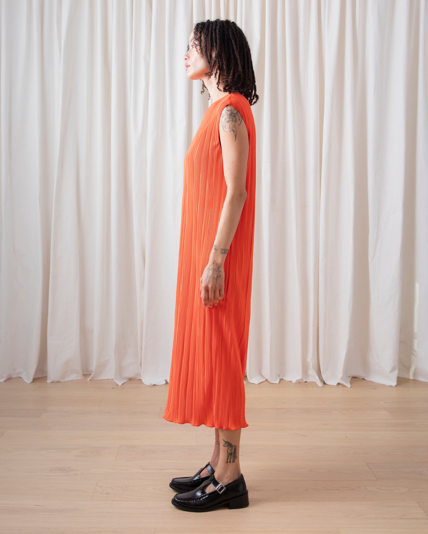 PLEATED TANK DRESS - BLACK