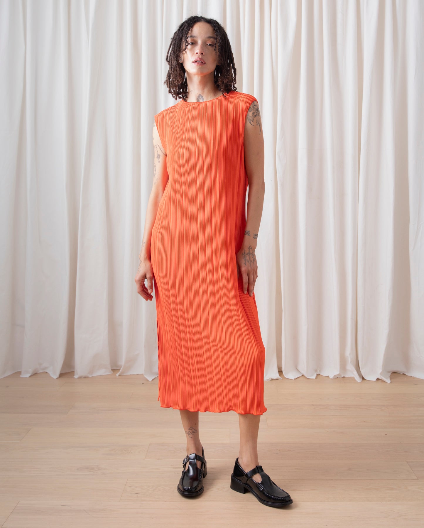 PLEATED TANK DRESS - BLACK