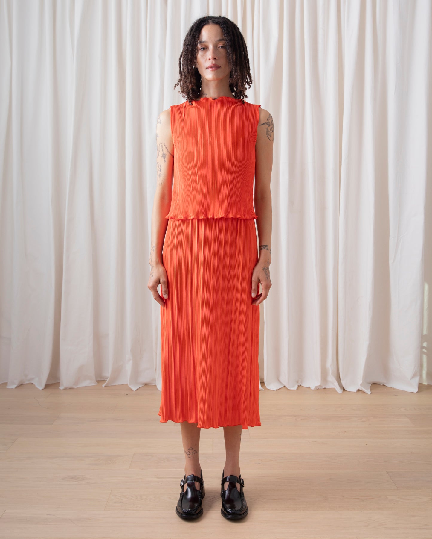 SAMPLE - PLEATED SLIM MIDI SKIRT - POPPY