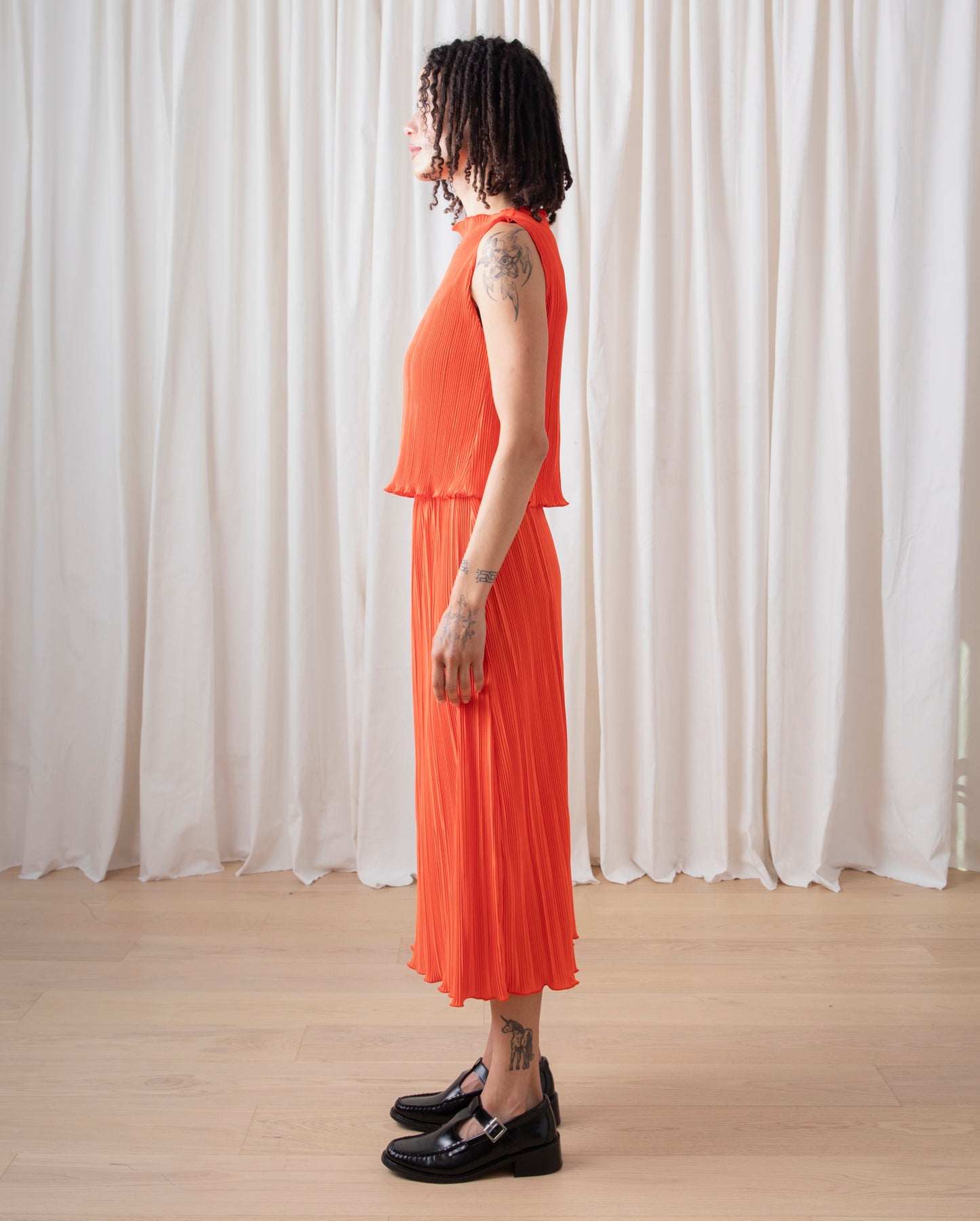 SAMPLE - PLEATED SLIM MIDI SKIRT - POPPY