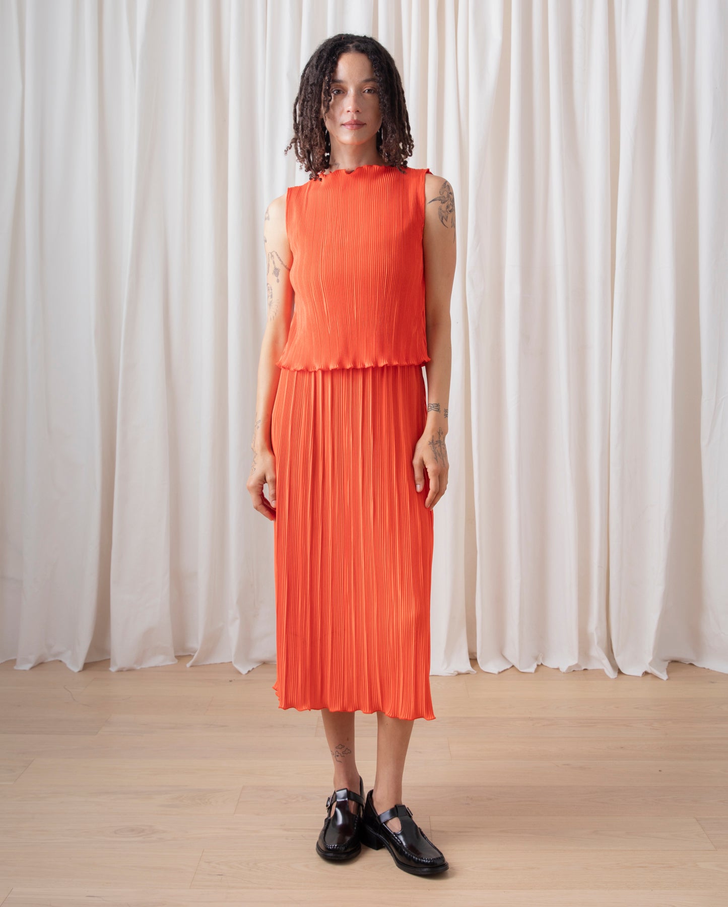 SAMPLE - PLEATED SLIM MIDI SKIRT - POPPY