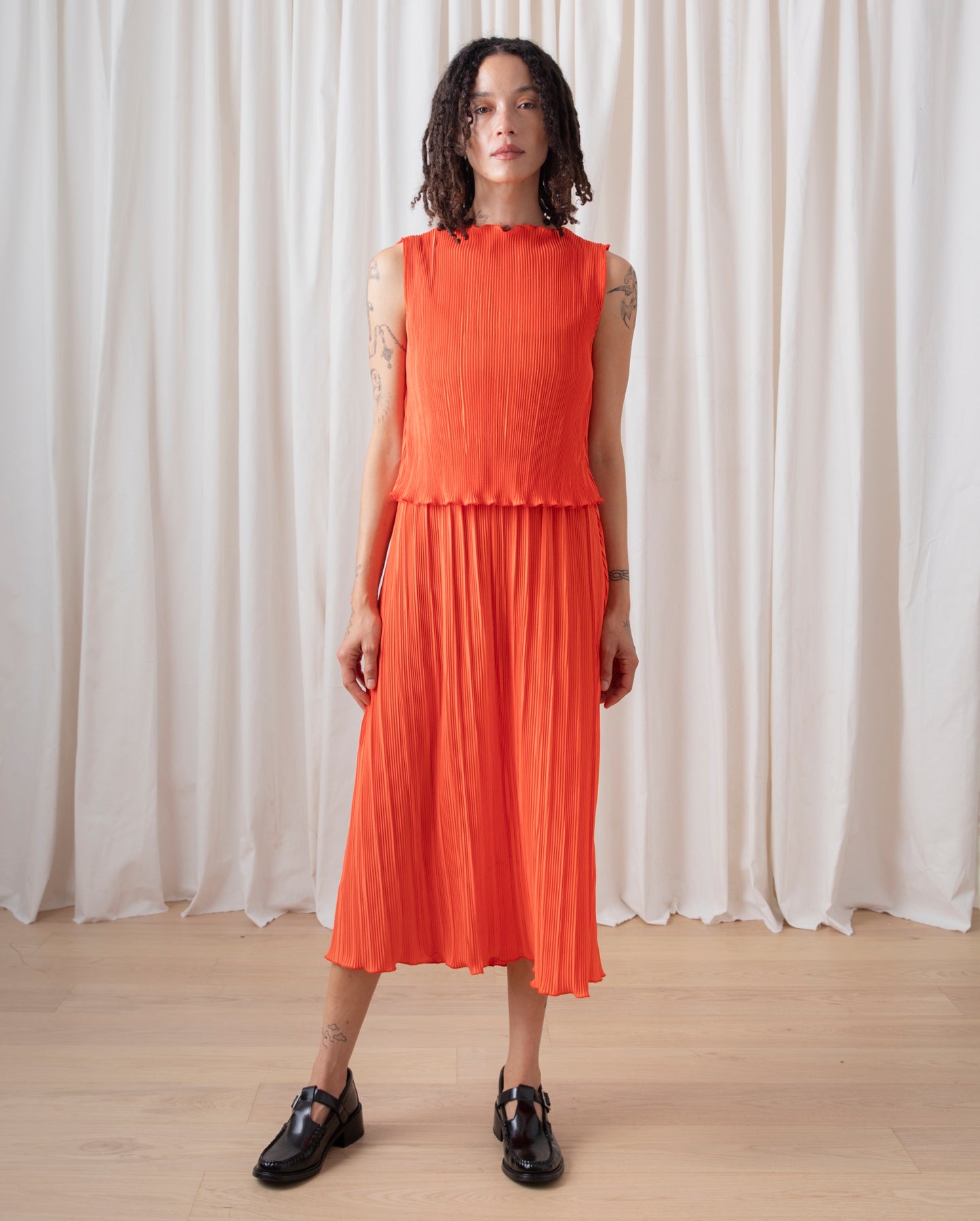 SAMPLE - PLEATED SLIM MIDI SKIRT - POPPY
