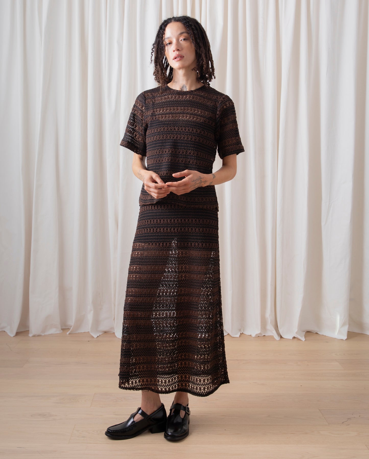 SAMPLE - WOVEN T-SHIRT - BROWN/BLACK CROCHET