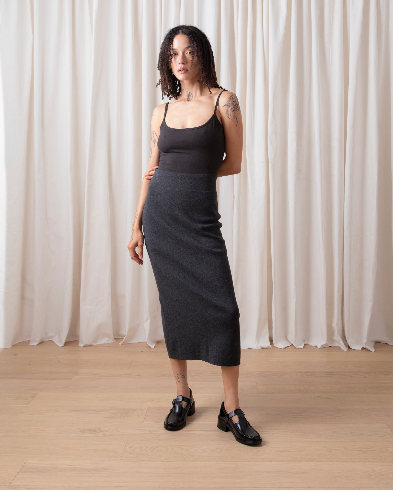 KNIT PENCIL MIDI SKIRT - CHARCOAL