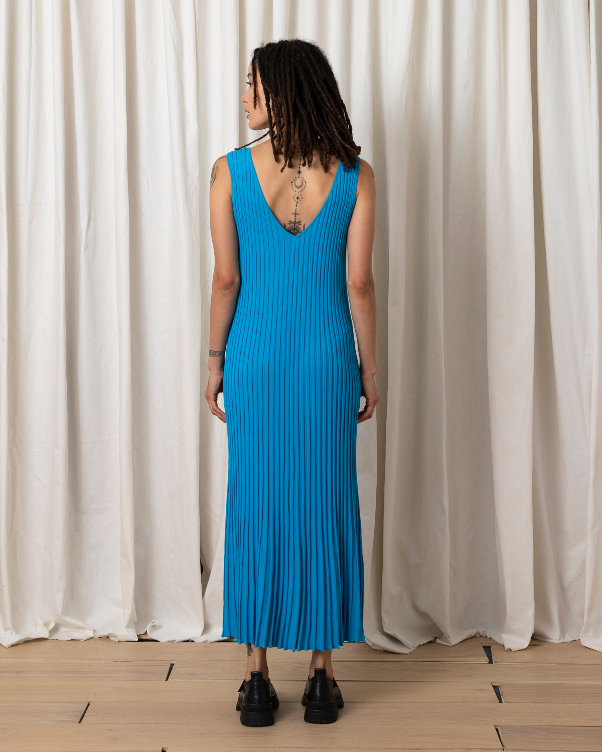 KNIT PLEATED DRESS - TEAL