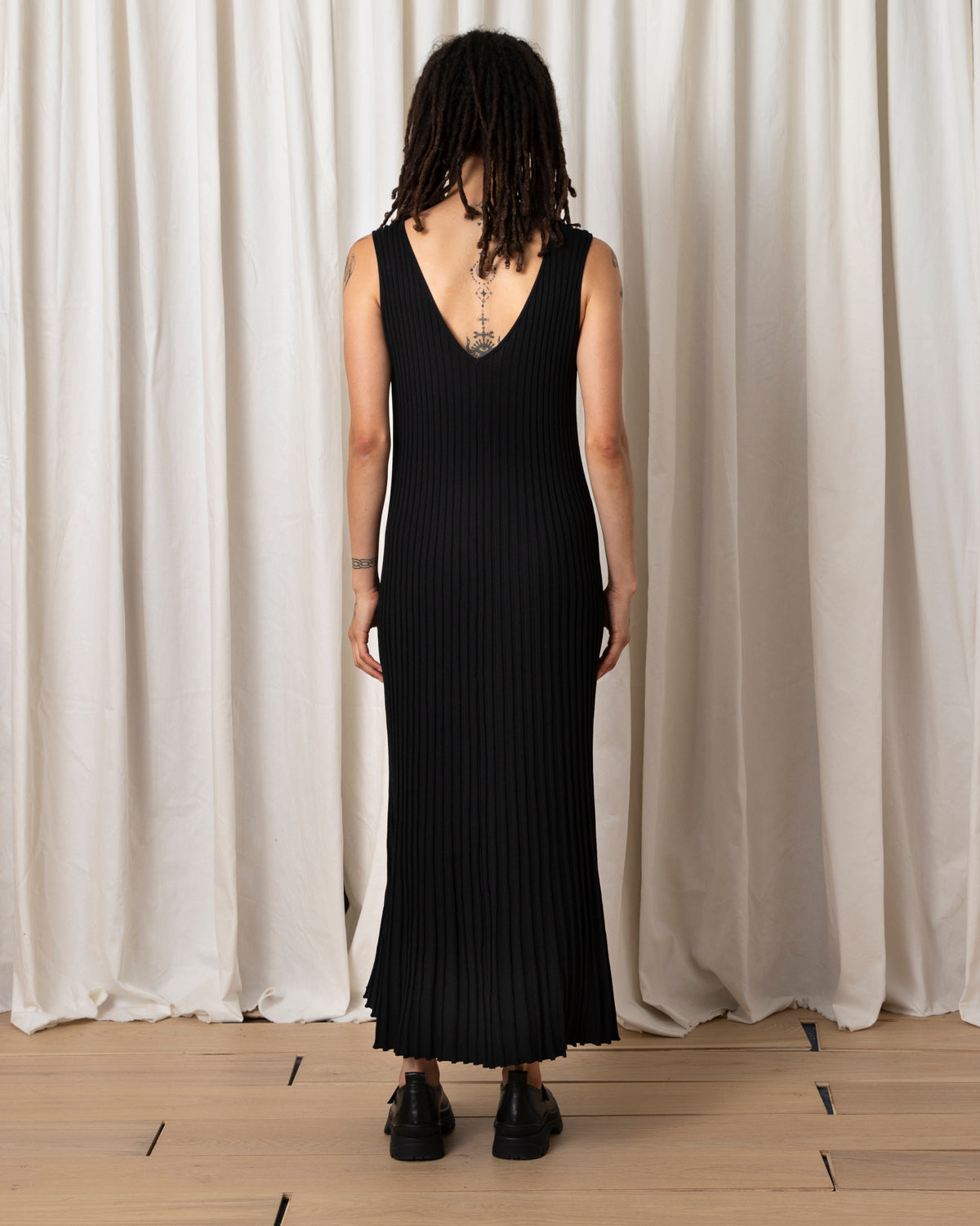 SAMPLE - KNIT PLEATED DRESS - BLACK