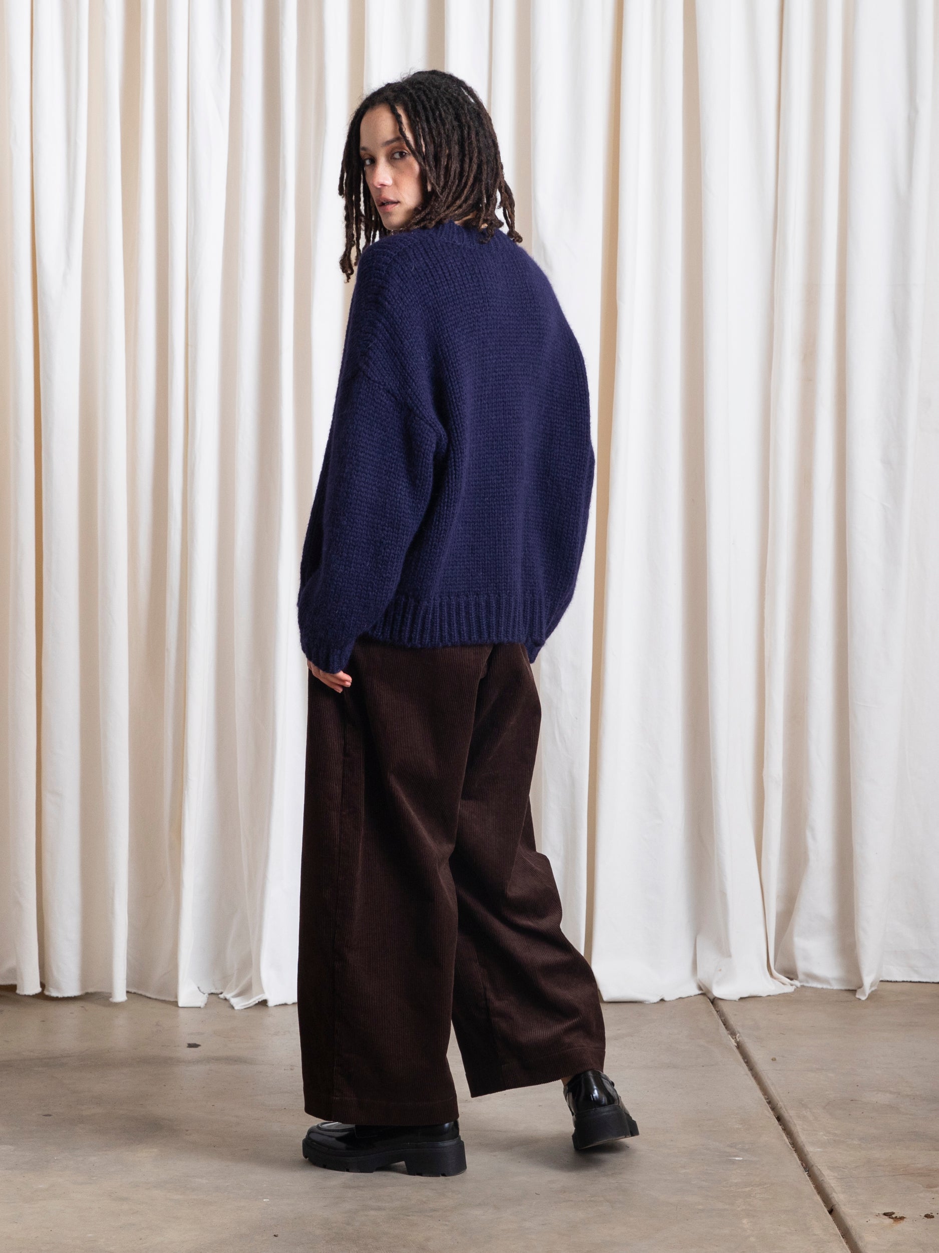 SAMPLE - MERINO CREW-NECK CARDIGAN - NAVY