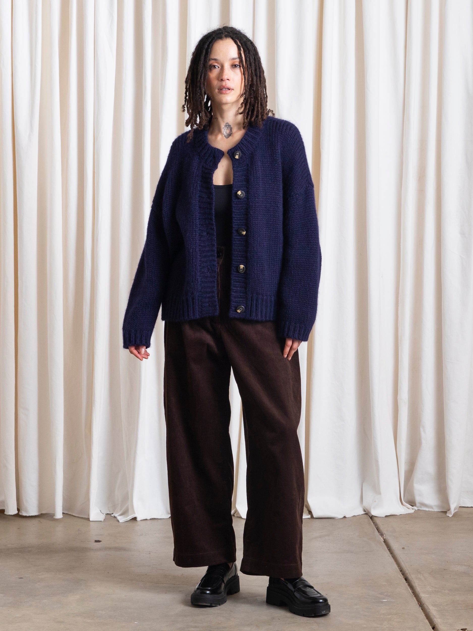 SAMPLE - MERINO CREW-NECK CARDIGAN - NAVY
