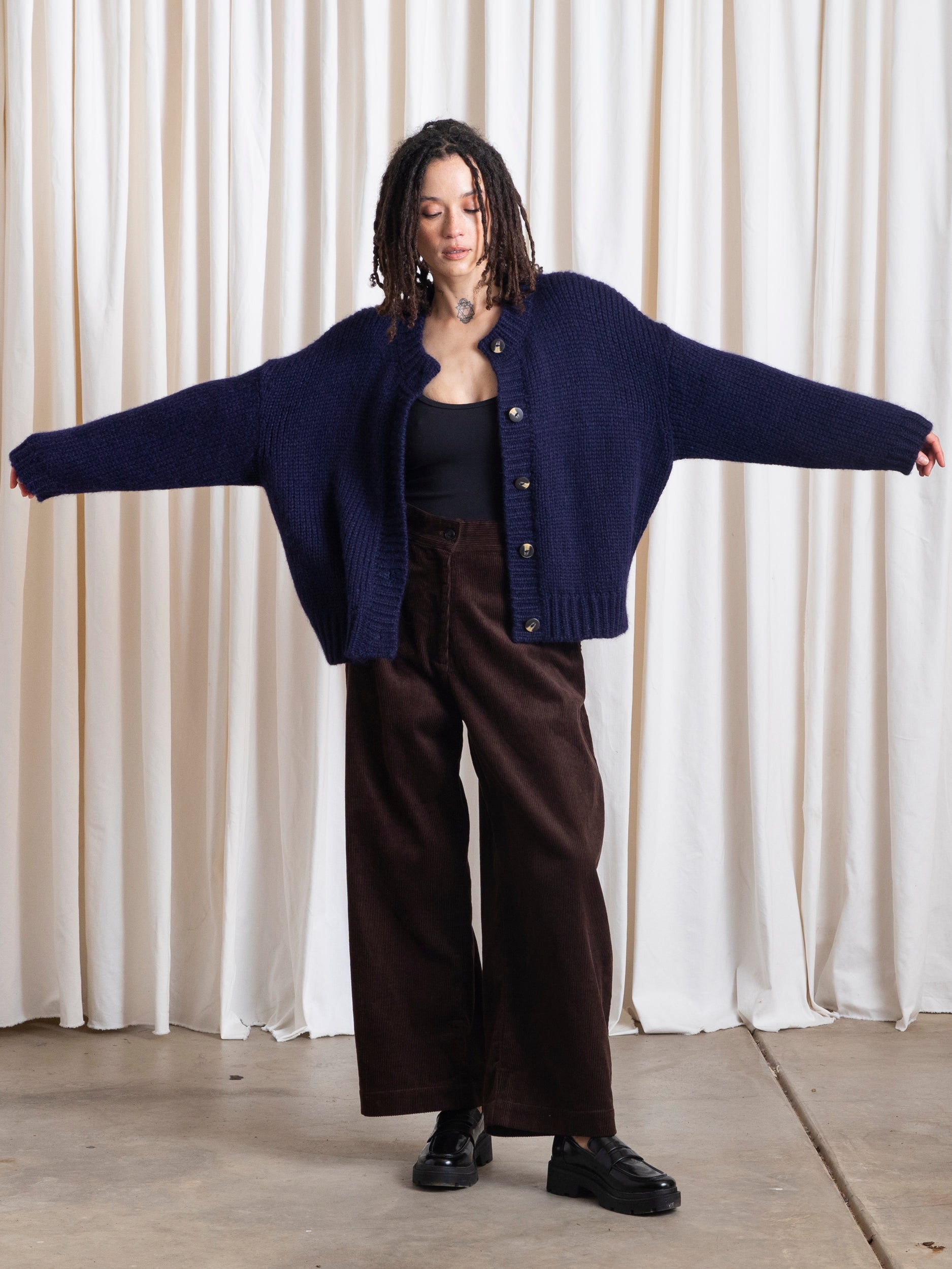 SAMPLE - MERINO CREW-NECK CARDIGAN - NAVY