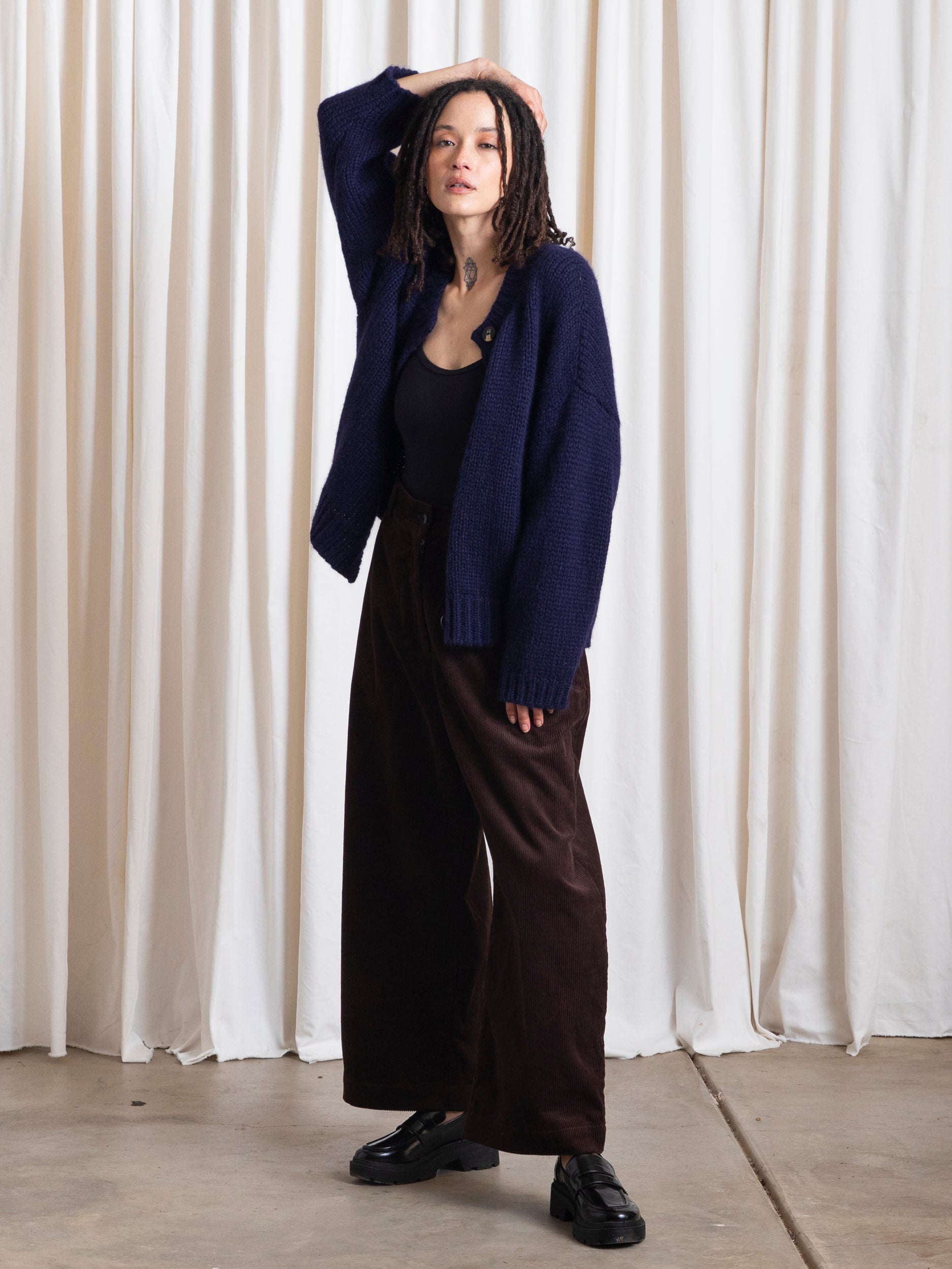 SAMPLE - MERINO CREW-NECK CARDIGAN - NAVY