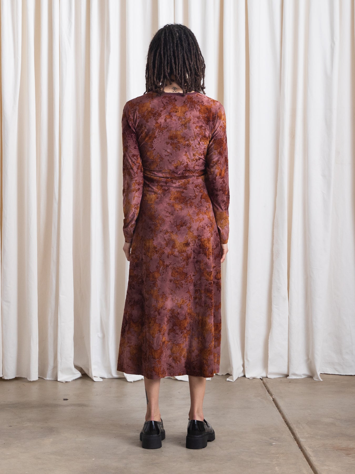 SAMPLE - FITTED LS DRESS - BLACK CHECK