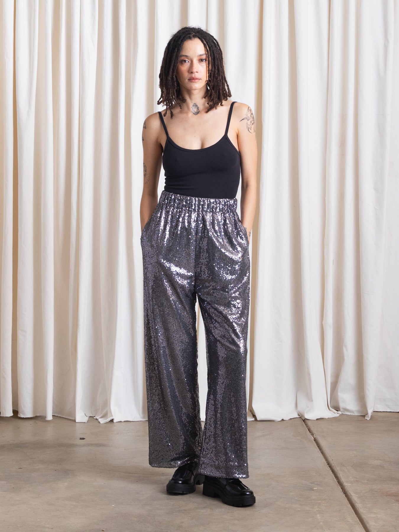 STRAIGHT LEG ELASTIC PANT - DARK SILVER SEQUINS