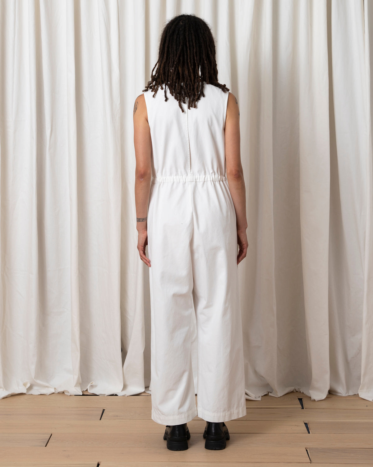 HEAVY SLIT-BACK JUMPER - BLACK