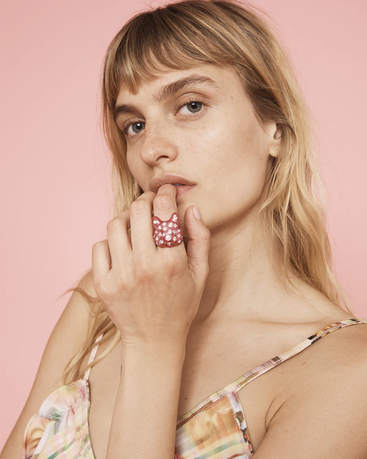 PUFFY BUNNY RING - HOT PINK