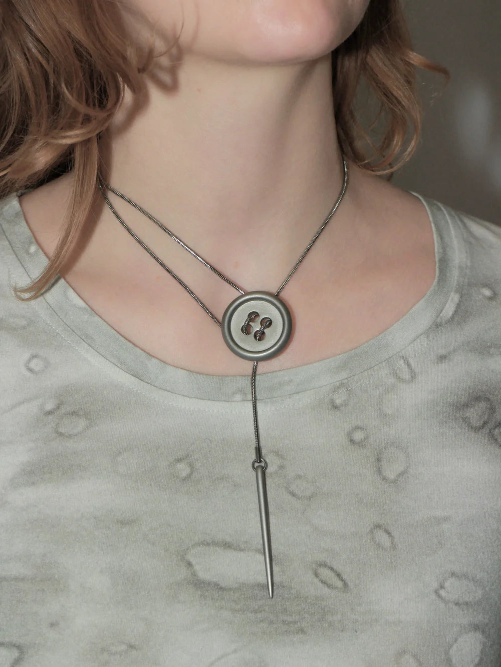 CUTE AS A BUTTON NECKLACE - SILVER