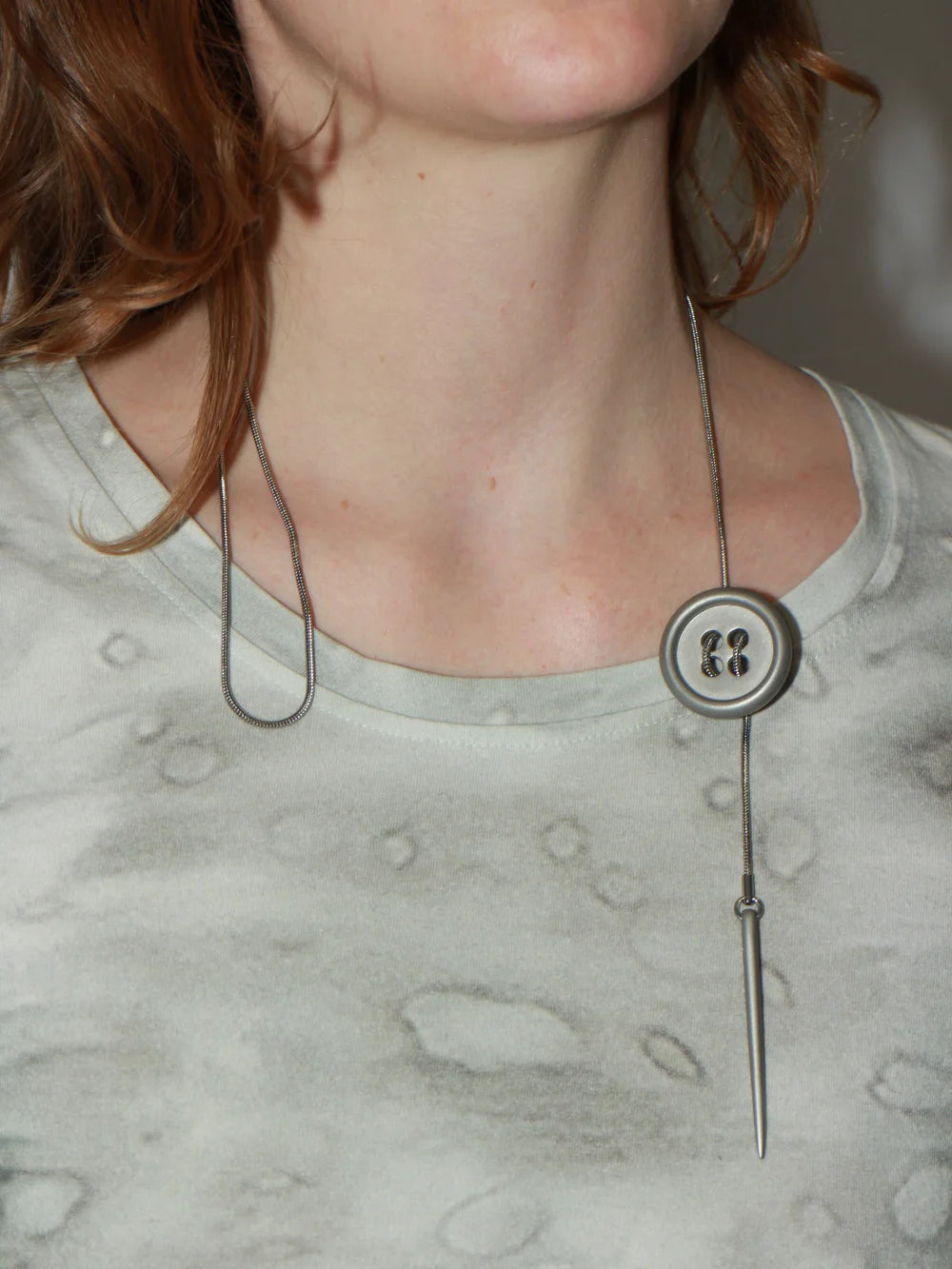 CUTE AS A BUTTON NECKLACE - SILVER