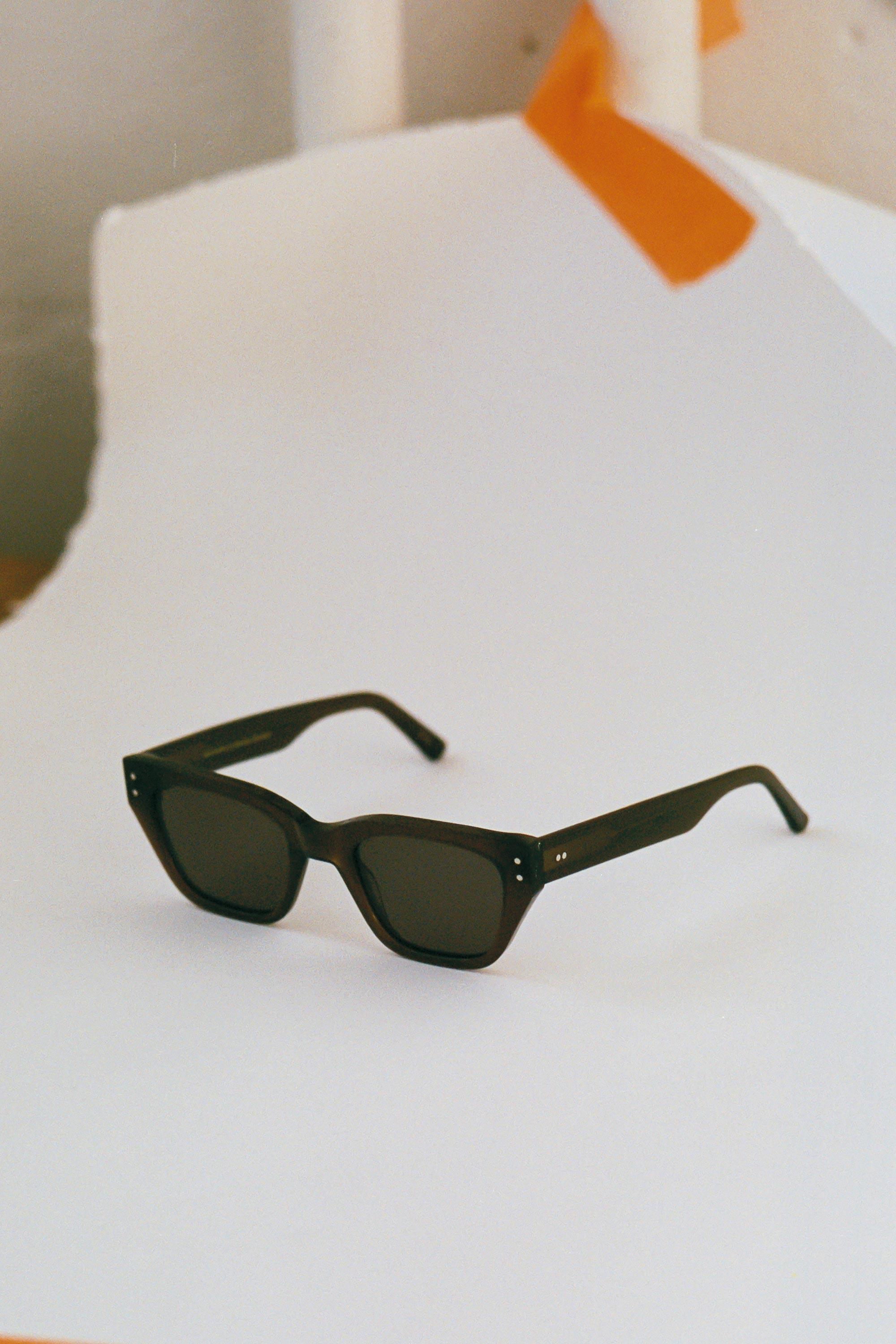 MEMPHIS SUNGLASSES - CHOCOLATE
