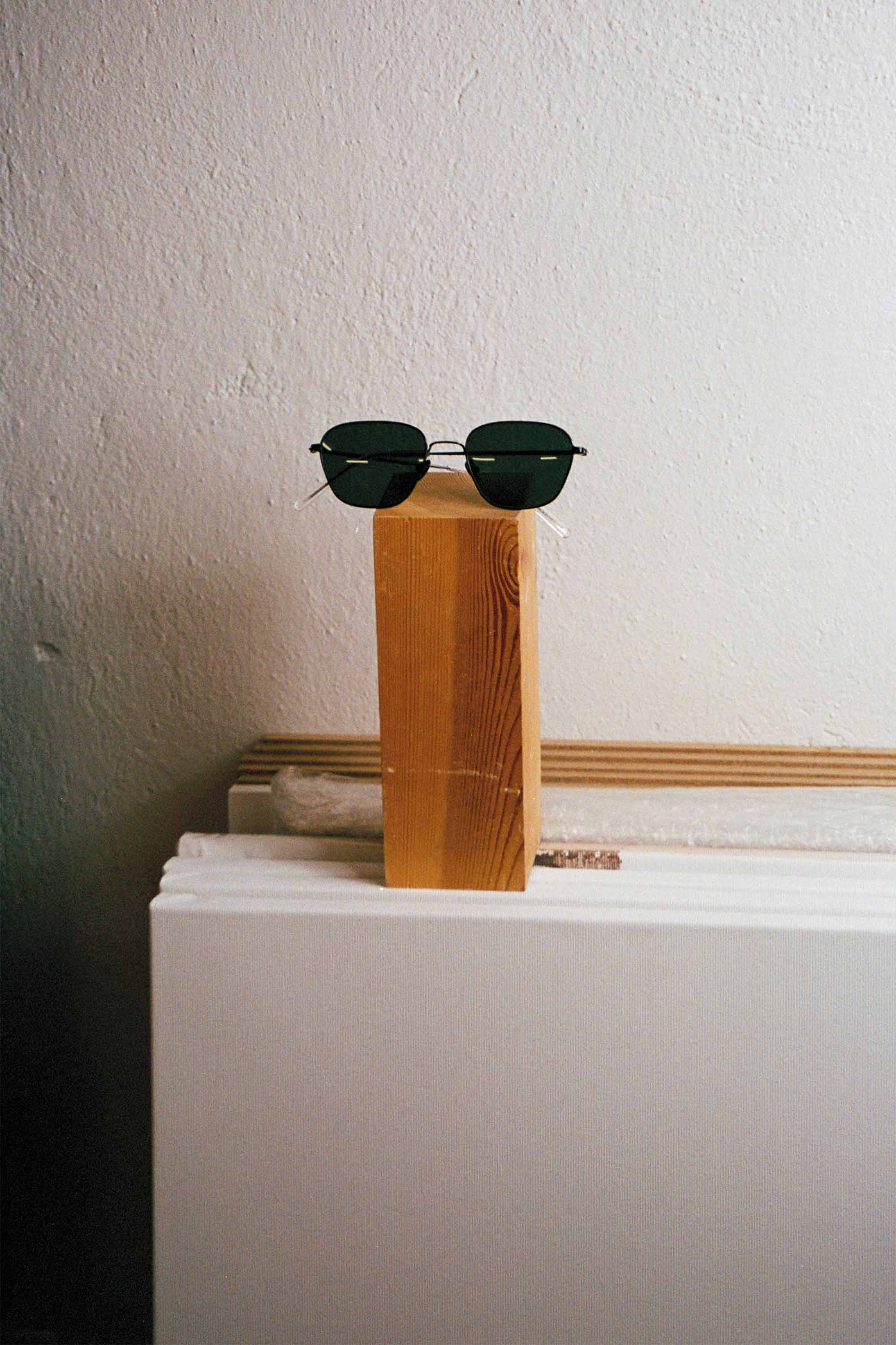 OTIS SUNGLASSES - BLACK