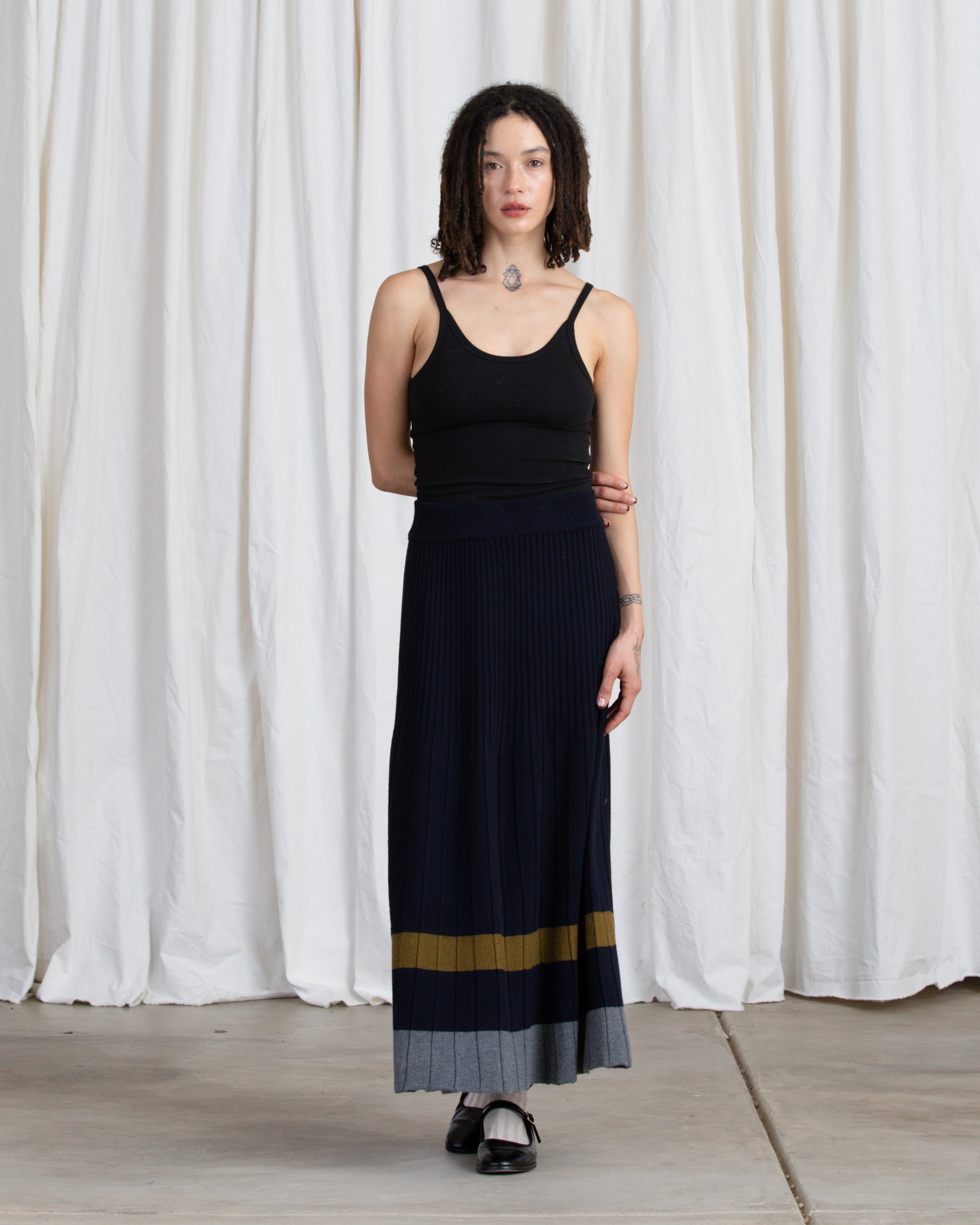 SAMPLE - PLEATED KNIT SKIRT - NAVY