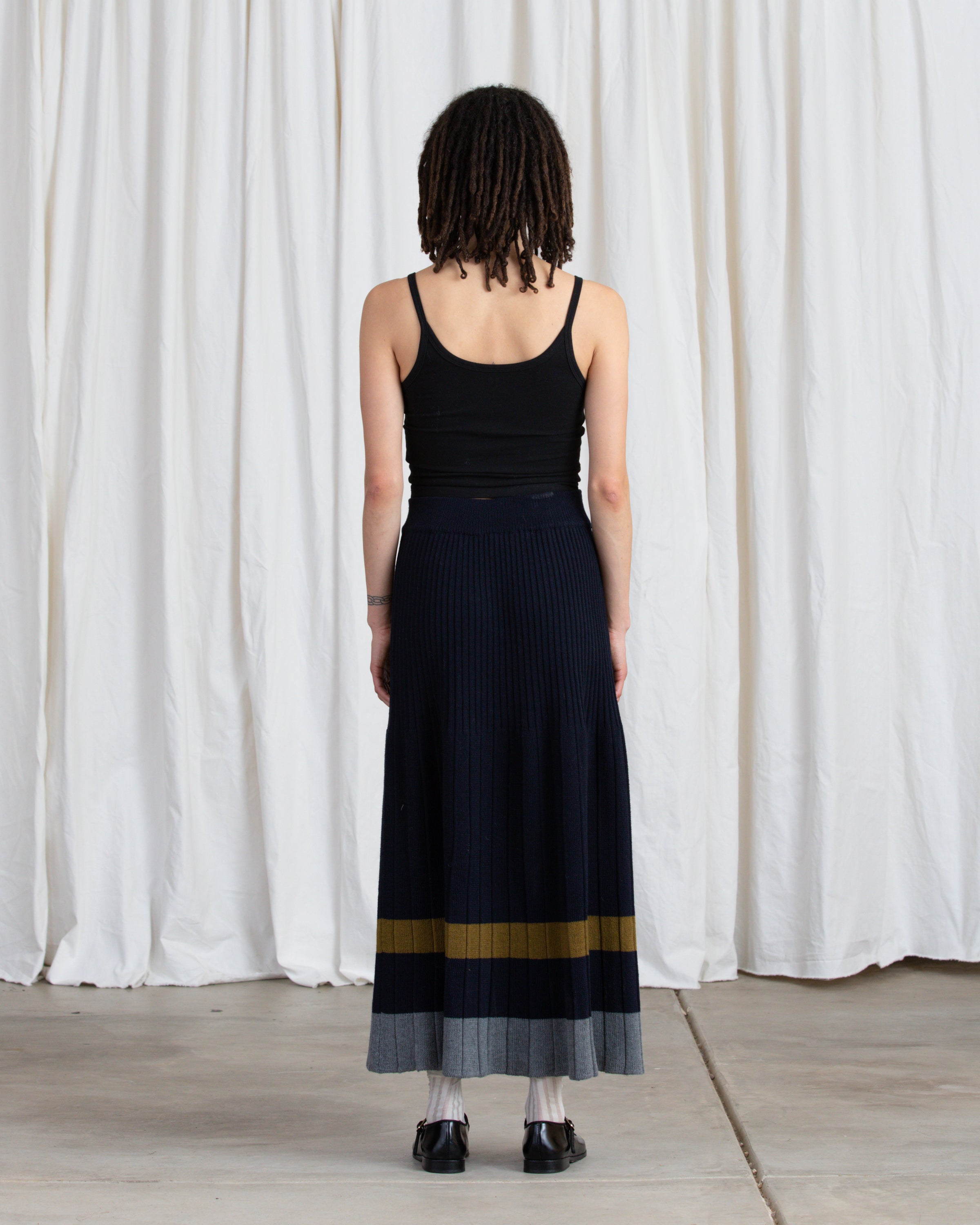 SAMPLE - PLEATED KNIT SKIRT - NAVY