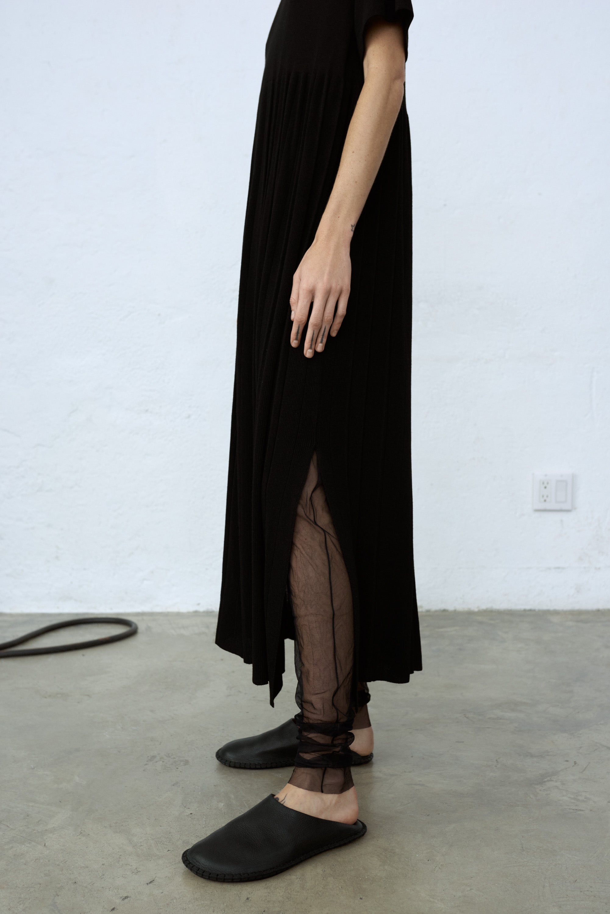 CORDERA - VISCOSE PLEATED DRESS - BLACK