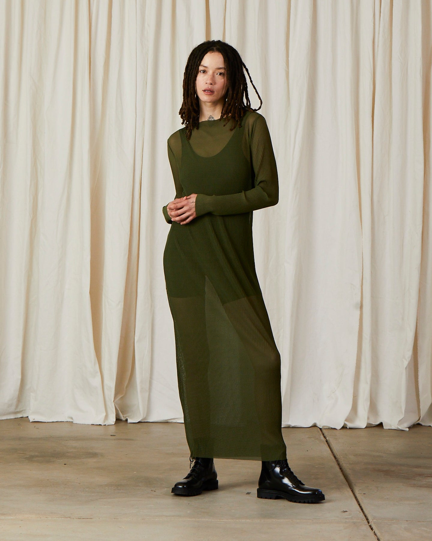 PLEATED MESH DRESS - OLIVE