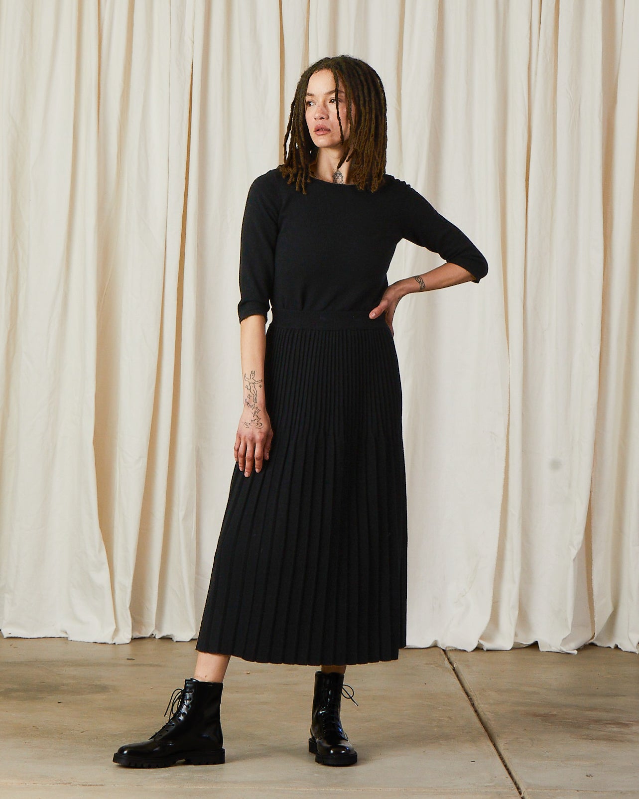 SAMPLE COTTON WOOL PLEATED MIDI SKIRT BLACK