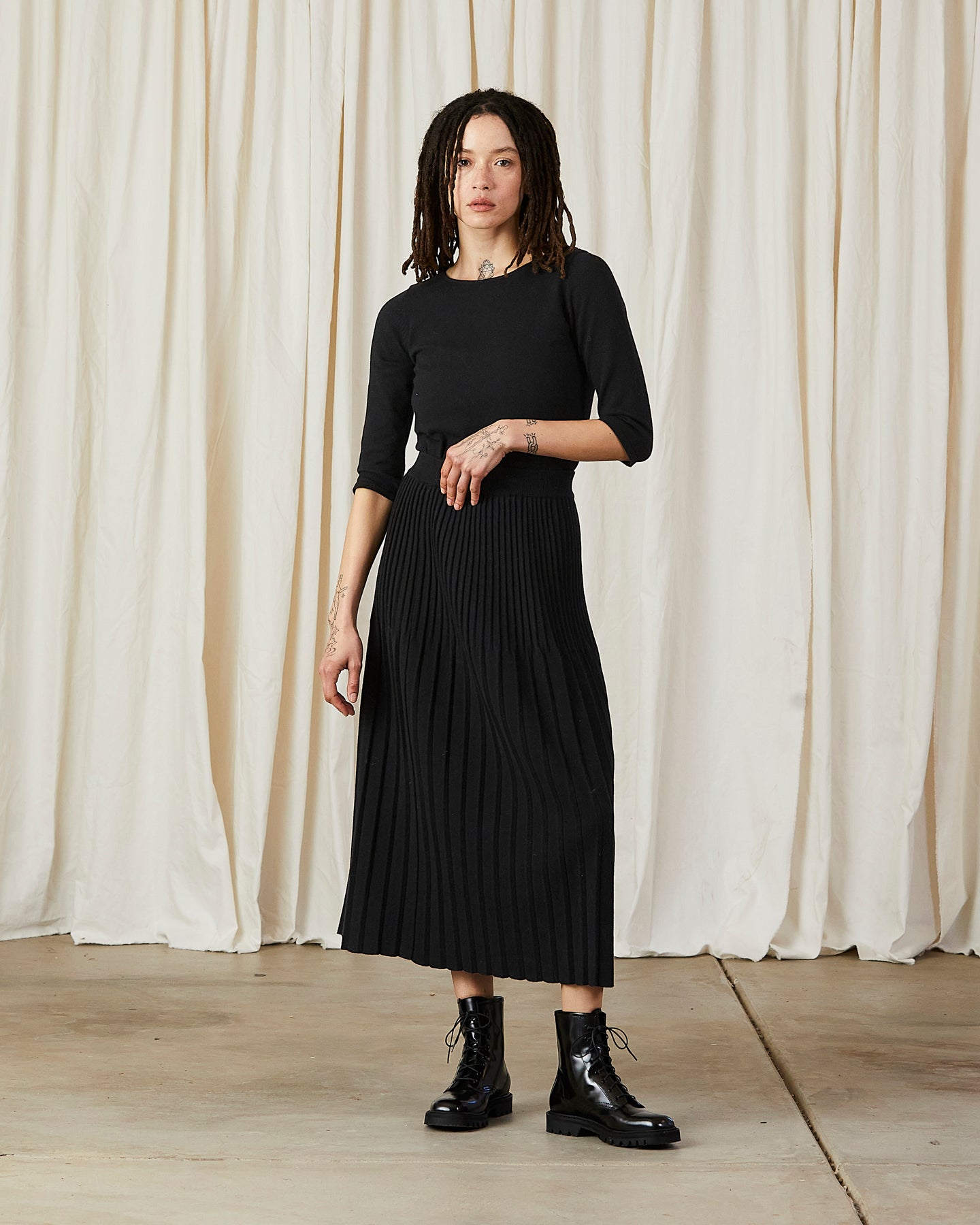 COTTON/WOOL PLEATED MIDI SKIRT - BLACK