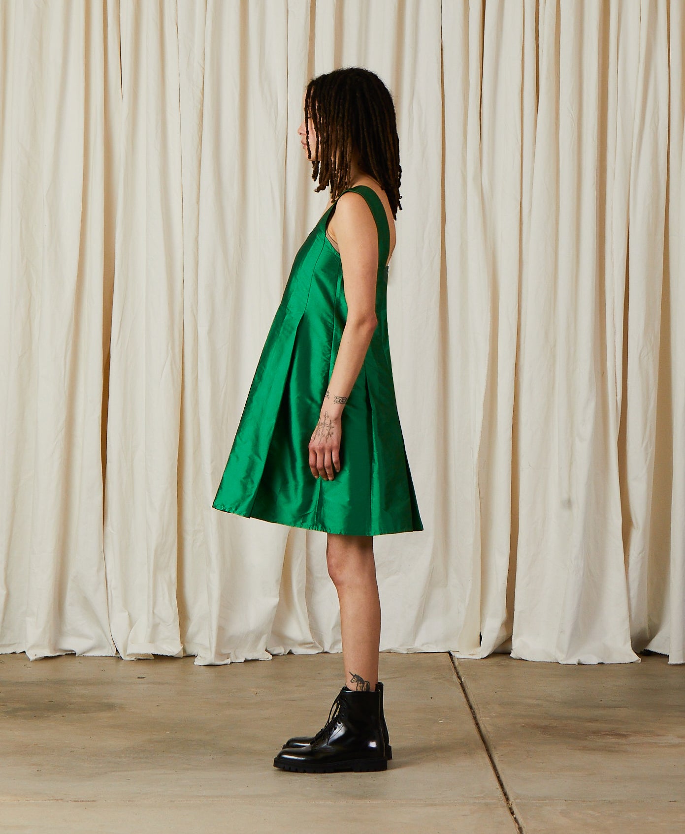 SAMPLE - PLEATED MINI DRESS - KELLY GREEN TAFFETA