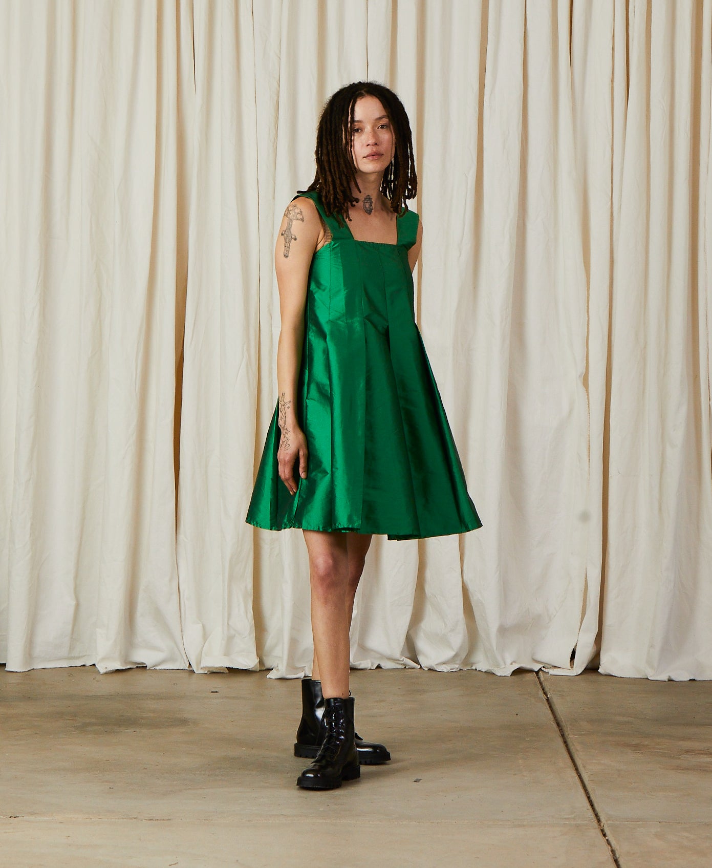 SAMPLE - PLEATED MINI DRESS - KELLY GREEN TAFFETA