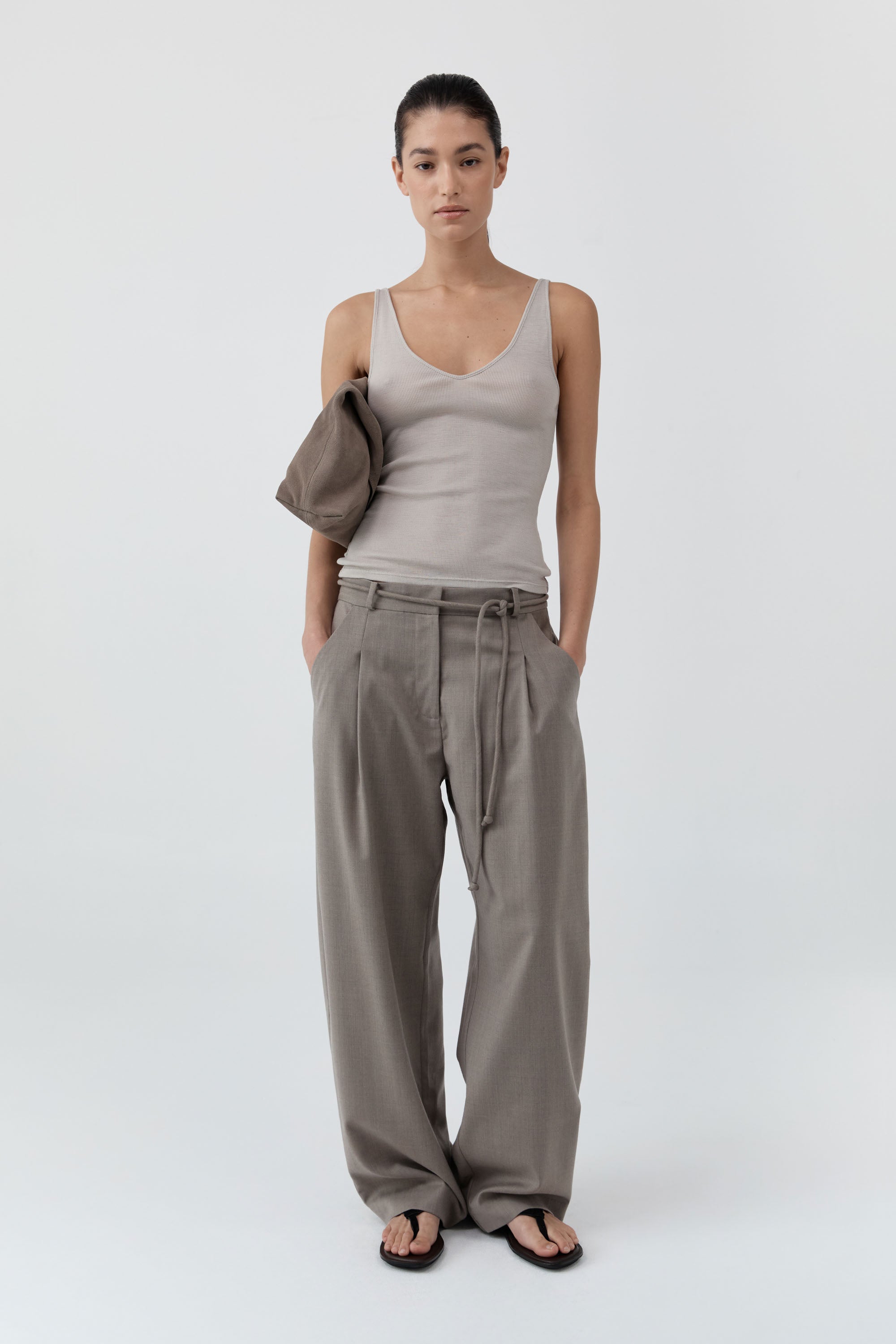 TAILORED BARREL PANTS - LIGHT TAUPE