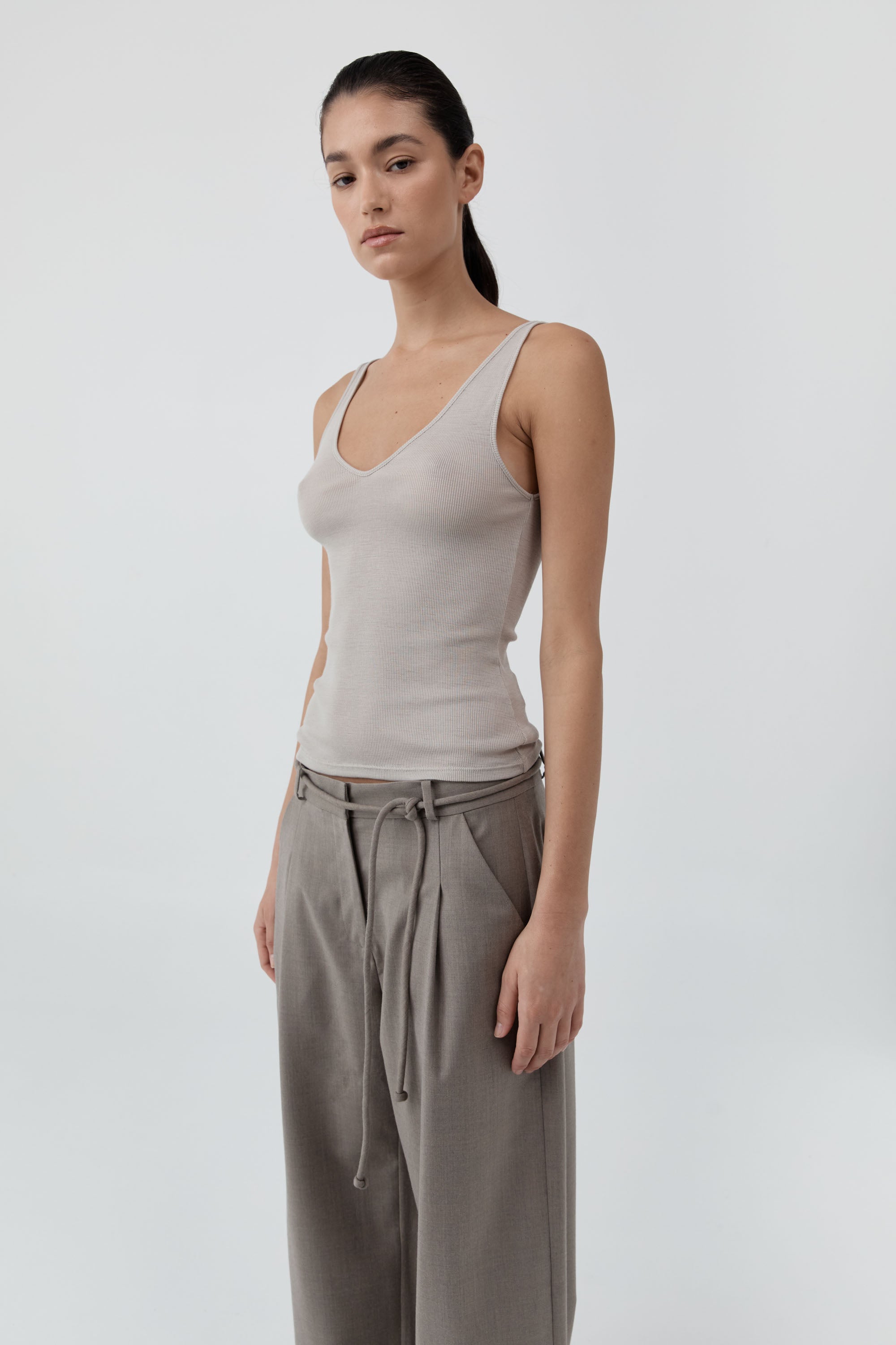 TAILORED BARREL PANTS - LIGHT TAUPE
