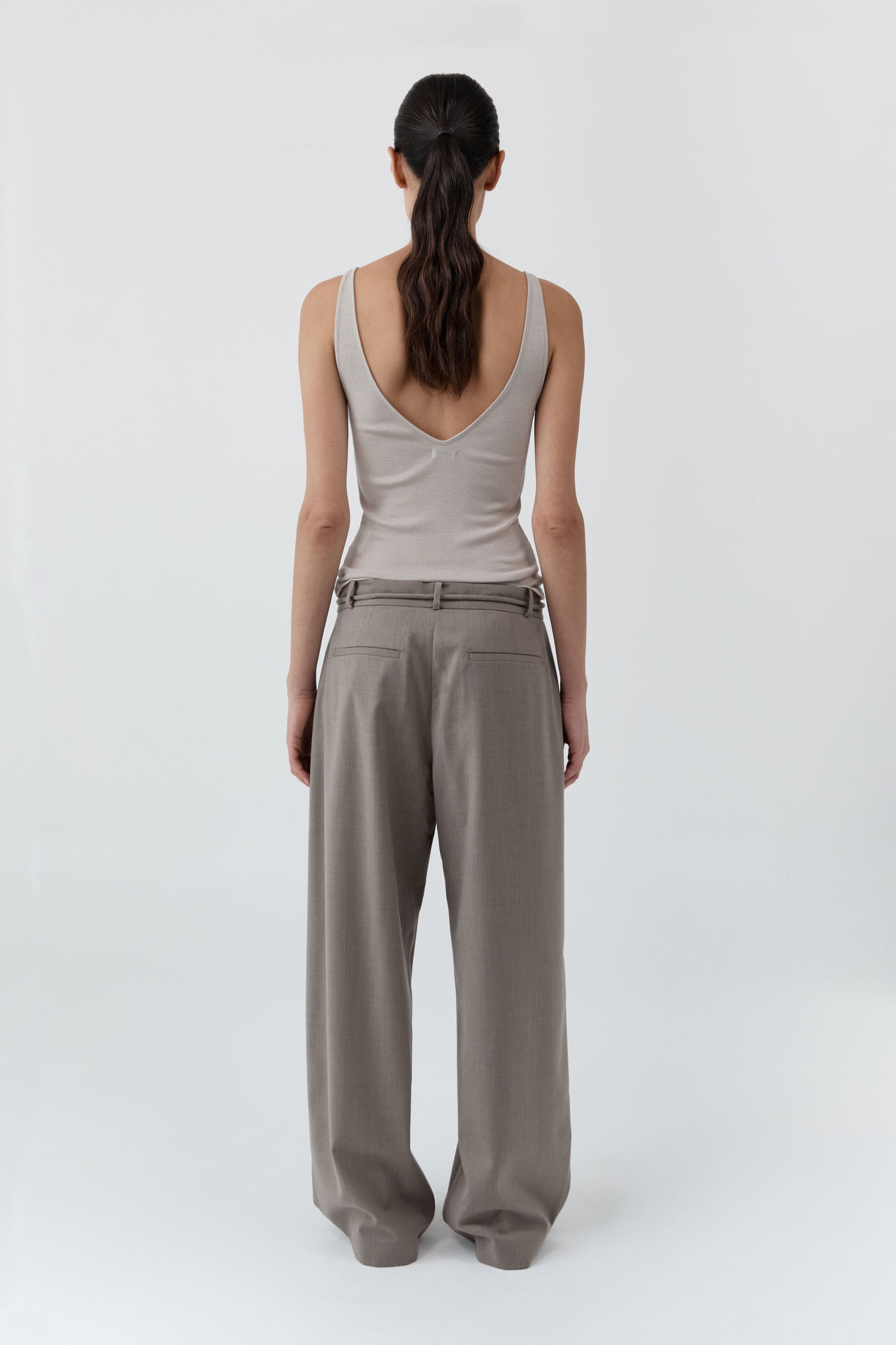 TAILORED BARREL PANTS - LIGHT TAUPE