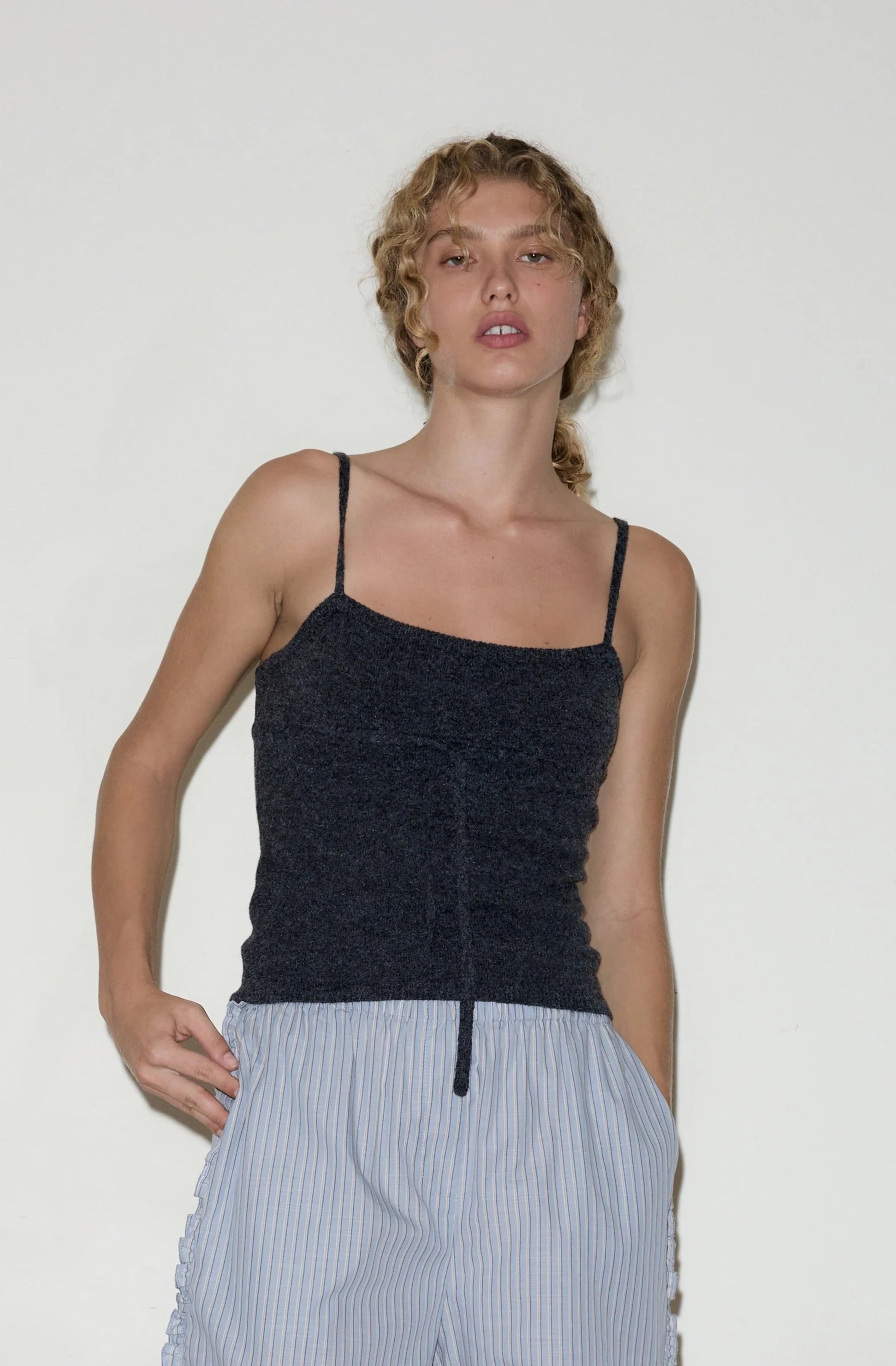 SIMPLE KNIT TOP - CHARCOAL