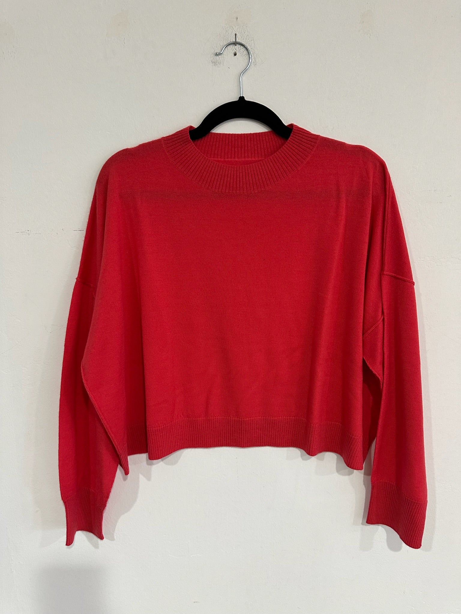 SAMPLE - CROPPED PULLOVER SWEATER - RASPBERRY