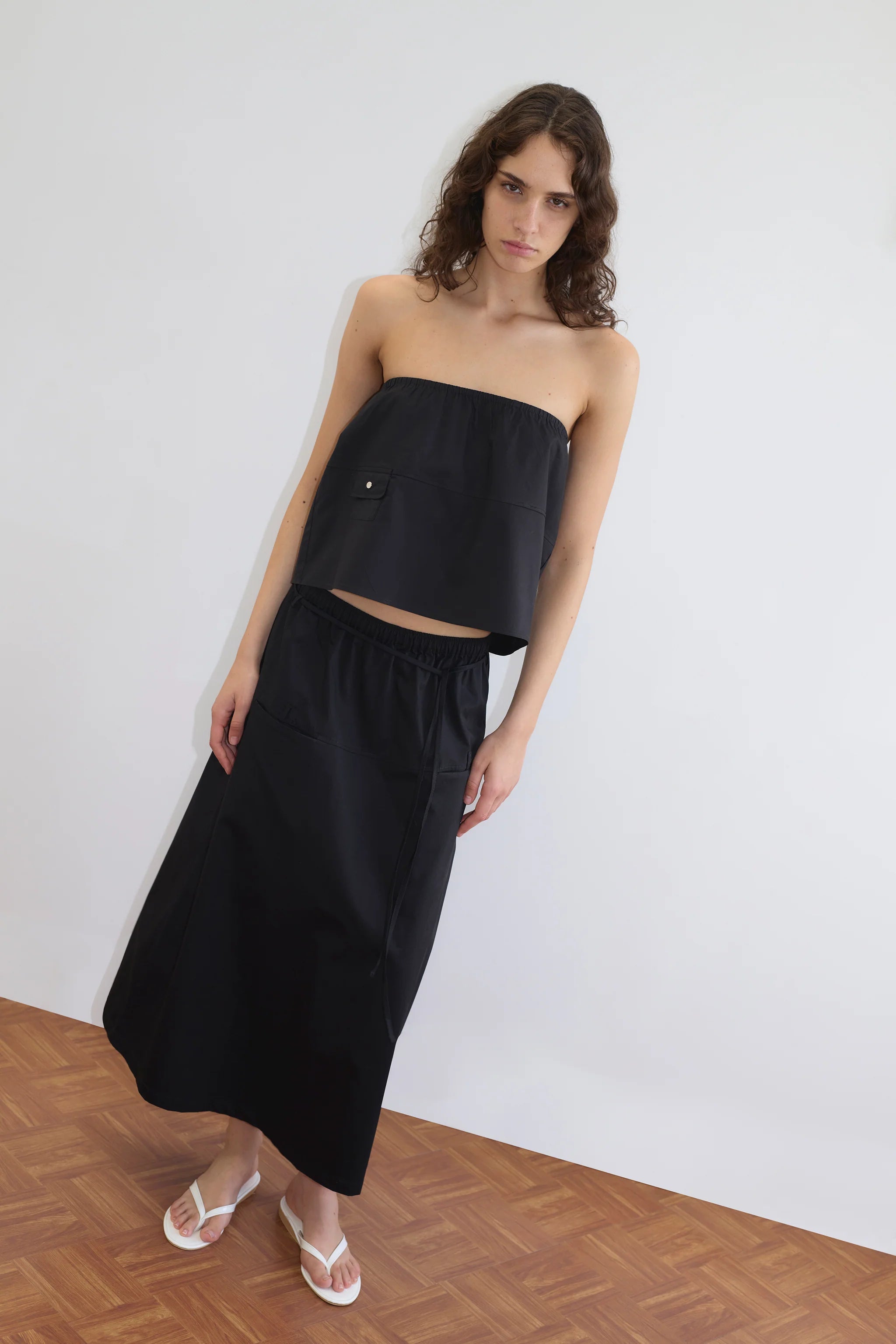 LOOP POCKET SKIRT - BLACK