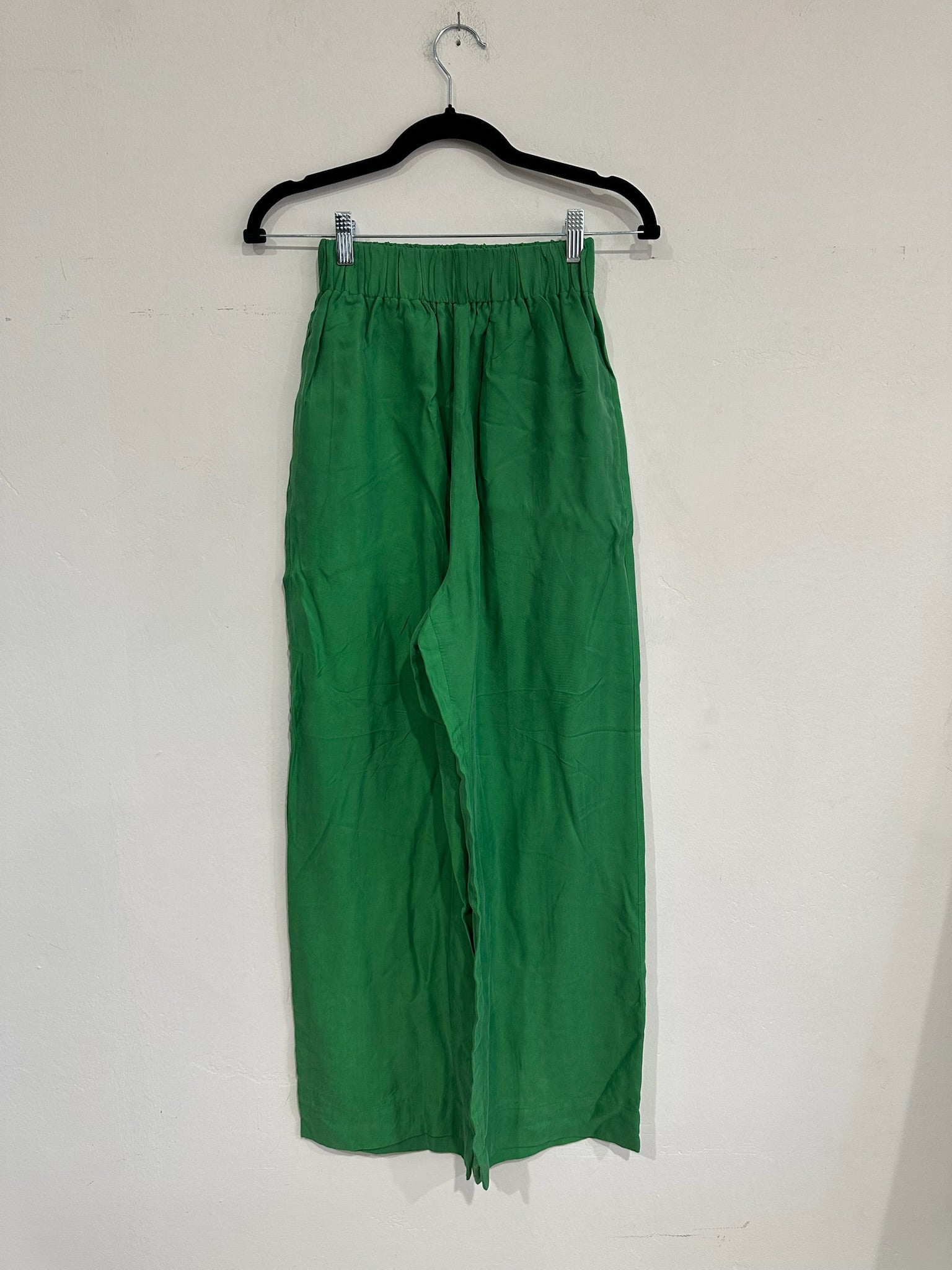 SAMPLE - STRAIGHT LEG ELASTIC PANT - GRASS GREEN