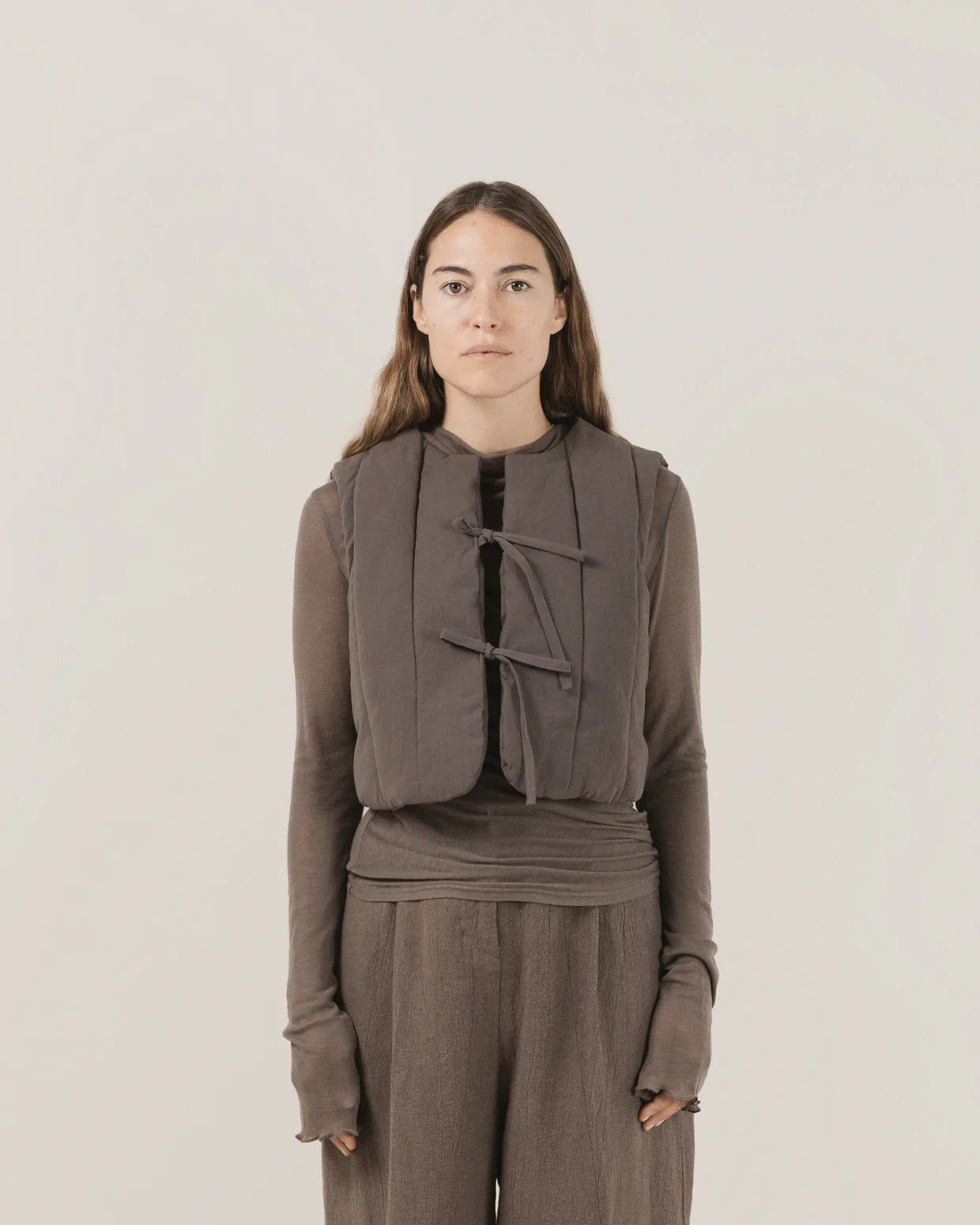 INSULATED LEAF VEST - CHARCOAL