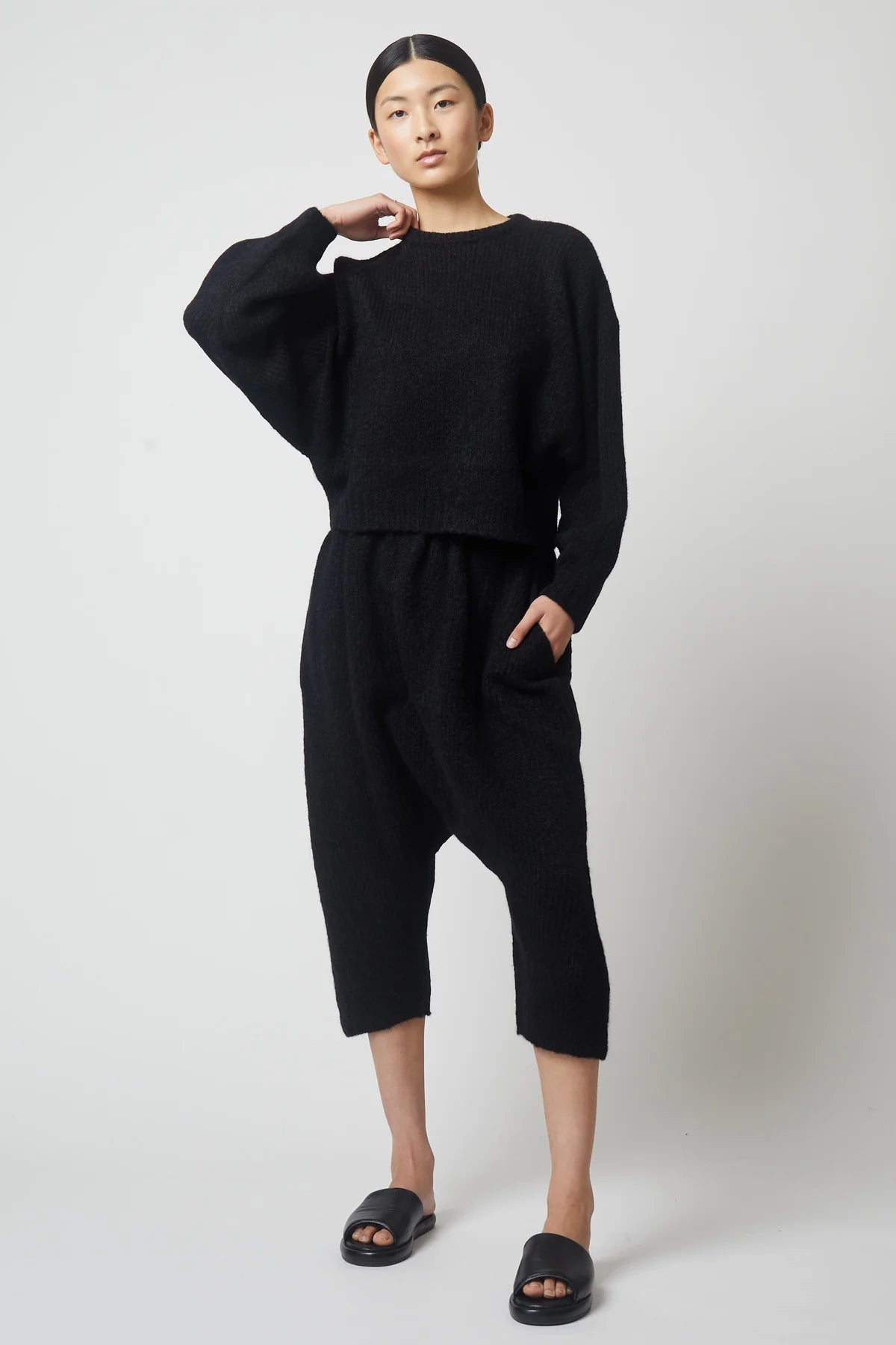 BALLOON SLEEVE SWEATER - BLACK