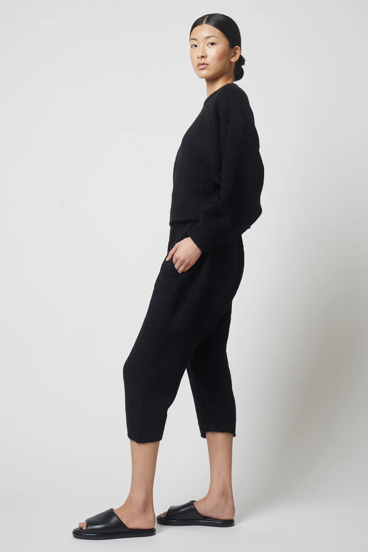 BALLOON SLEEVE SWEATER - BLACK