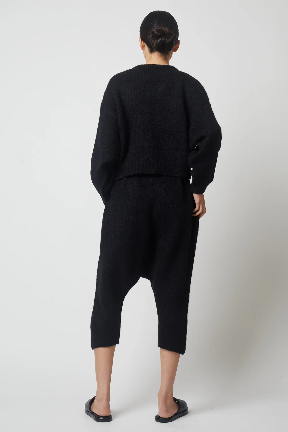 BALLOON SLEEVE SWEATER - BLACK