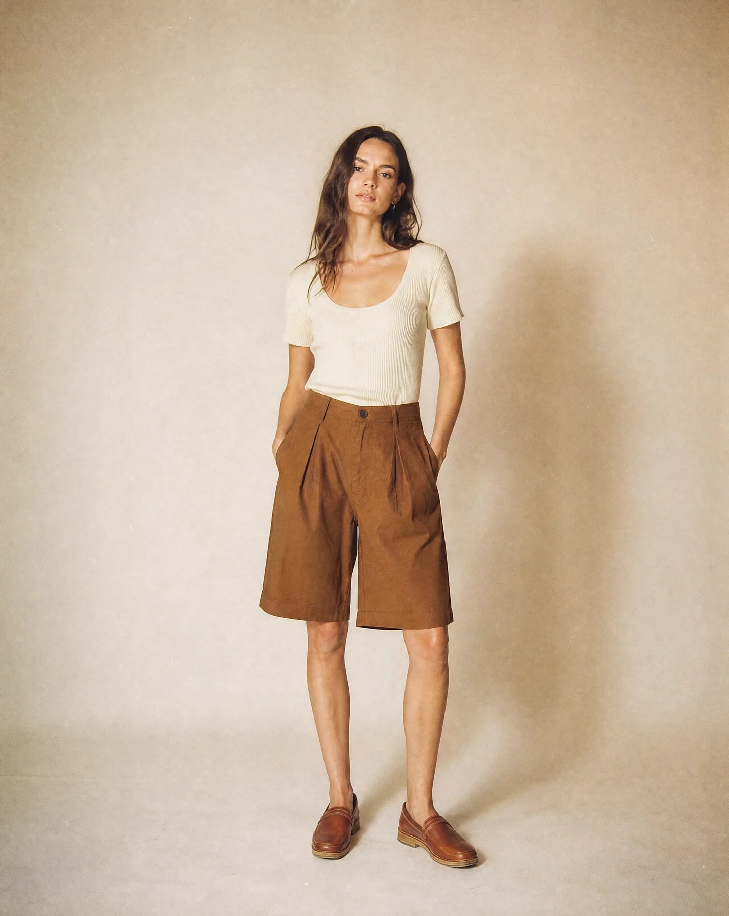TRAVEL SHORT - BROWN