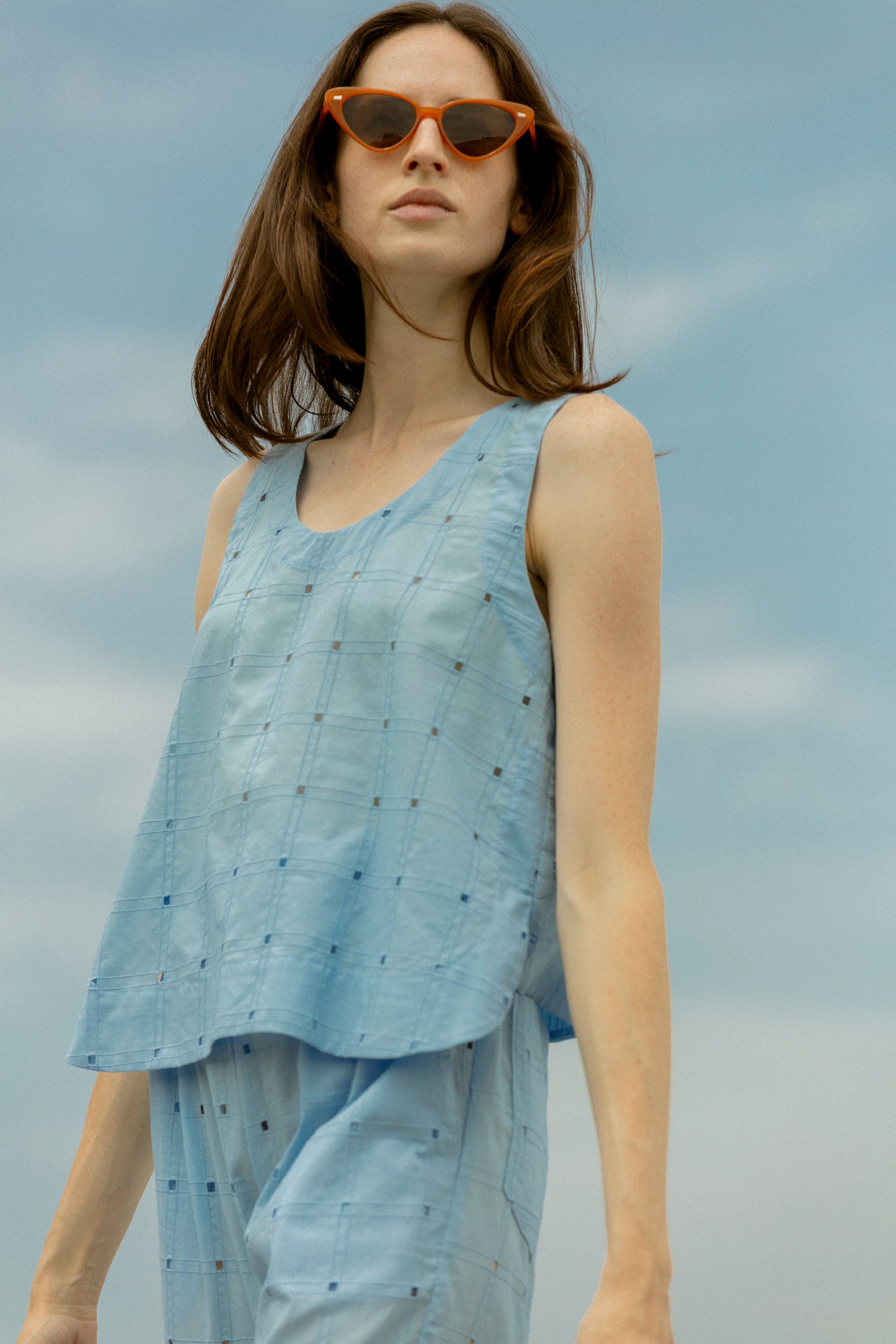 SCALLOP TANK - BLUE WINDOW EYELET