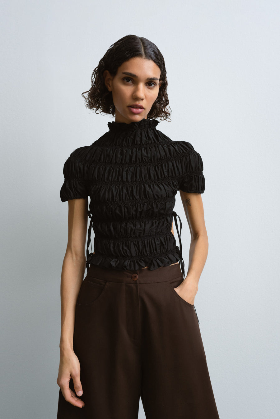 SCULPTED TOP - BLACK