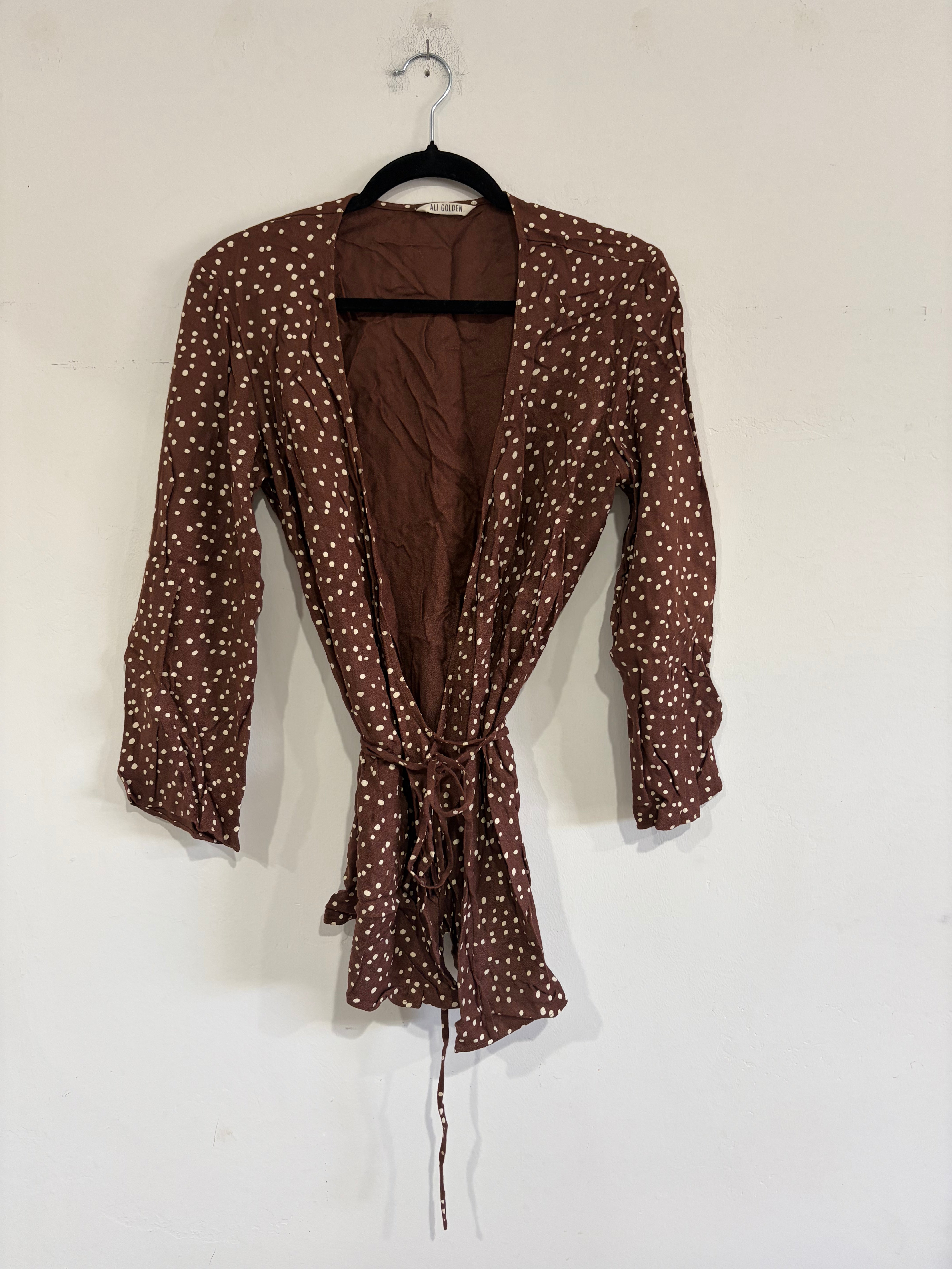 SAMPLE - WRAP TOP - BROWN DOT