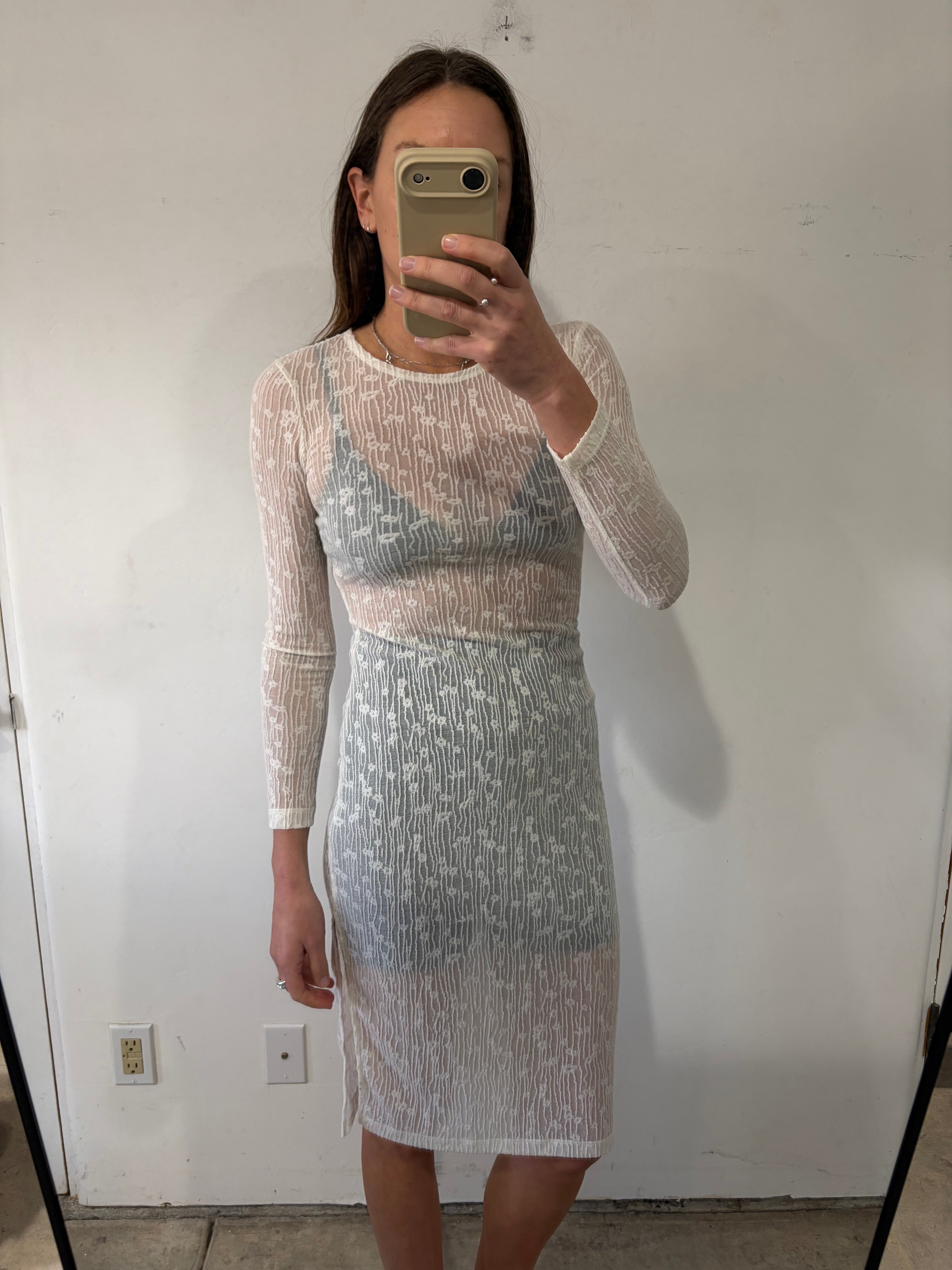 SAMPLE - FITTED LS DRESS WITH SLIT - WHITE FLOWER
