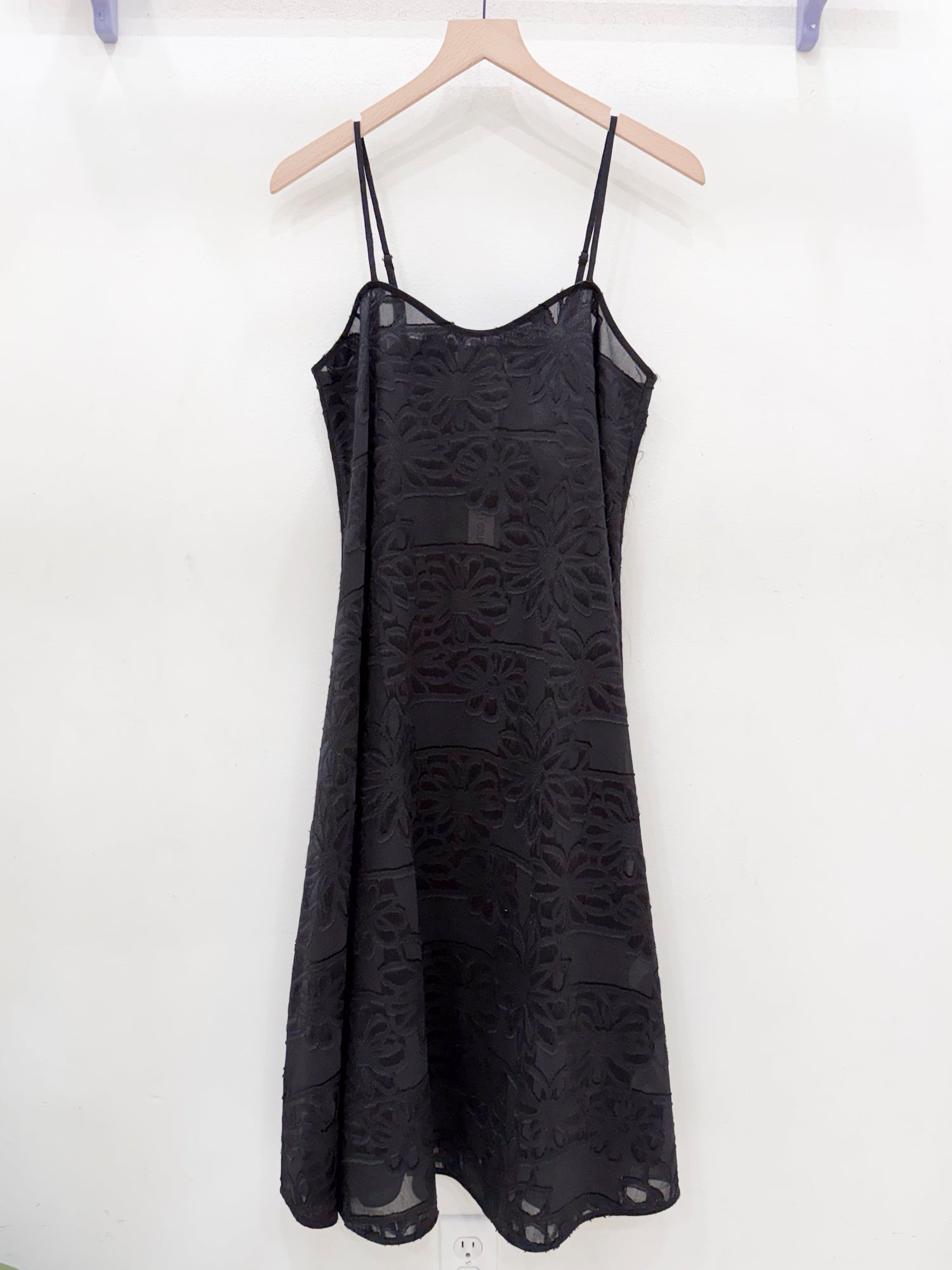 FULL HEM DRESS - EMBROIDERED FLOWER