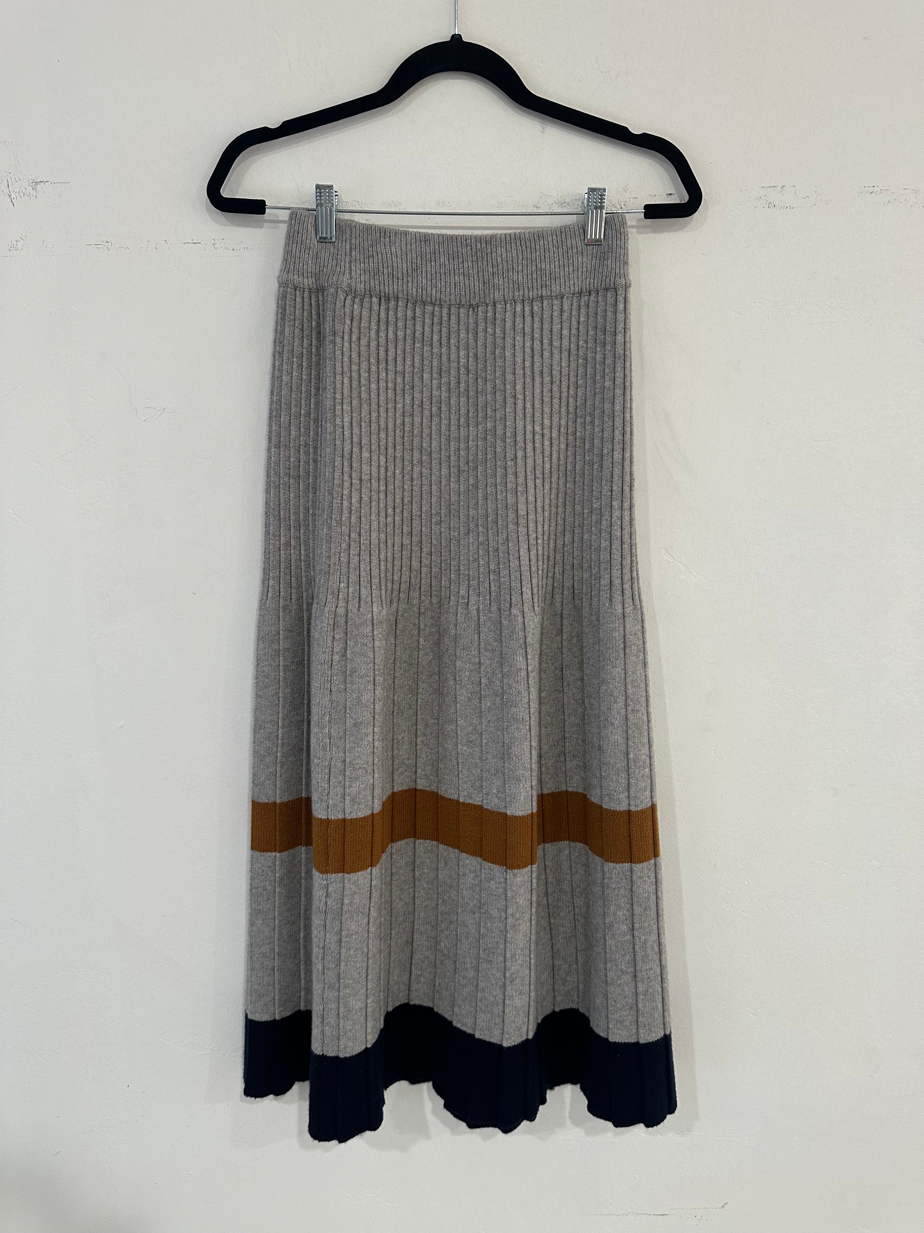 SAMPLE - PLEATED KNIT SKIRT - LIGHT GRAY/CAMEL/NAVY