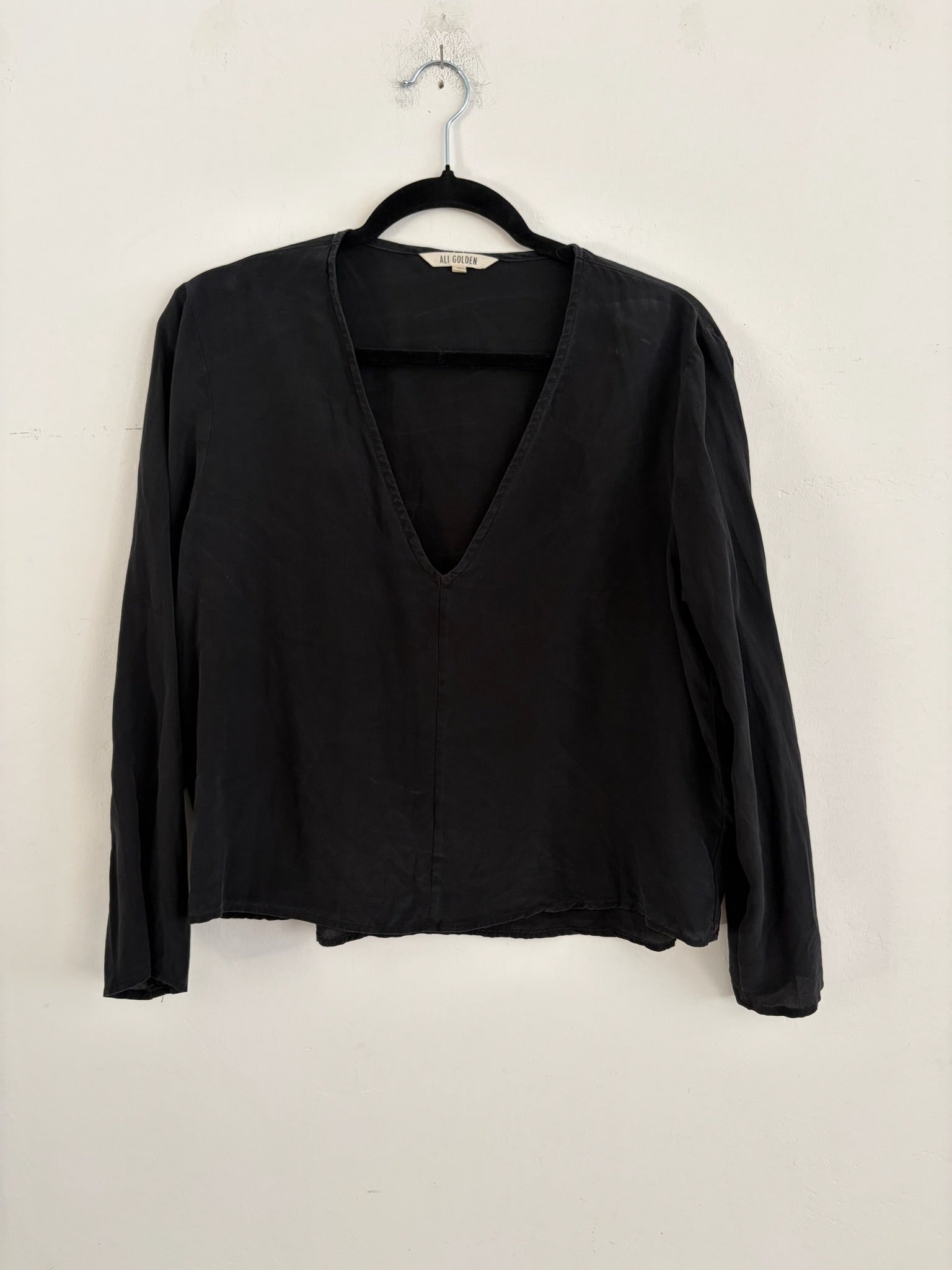 SAMPLE - CREPE DE CHIN V NECK TOP - BLACK