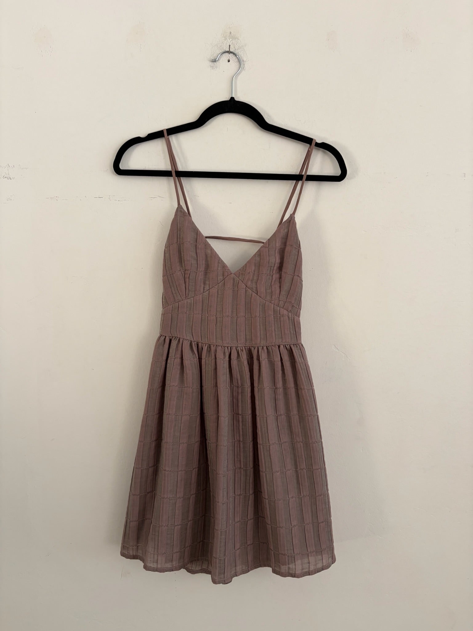 SAMPLE - TIE BACK MINI DRESS - TEXTURED MAUVE